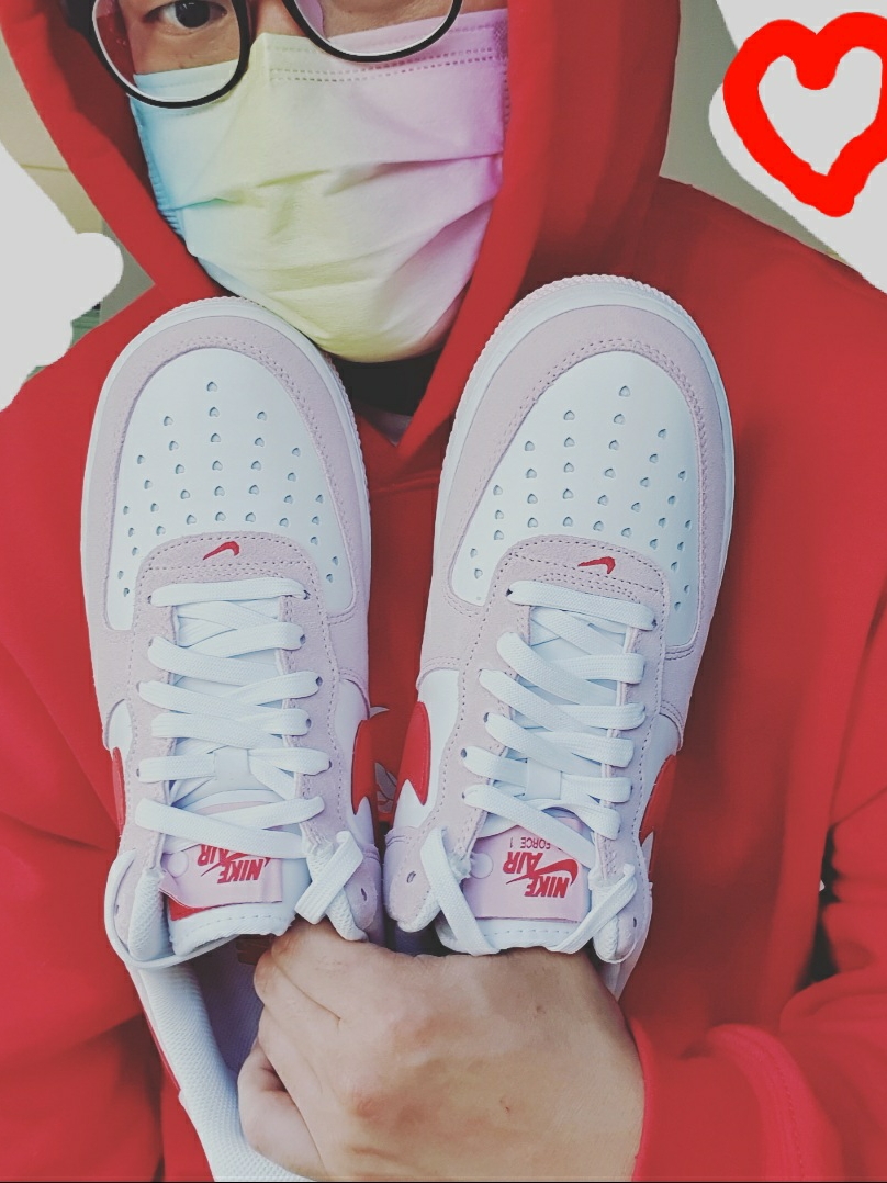 Nike Air Force 1 '07 QS Valentine's Day 착용 스타일