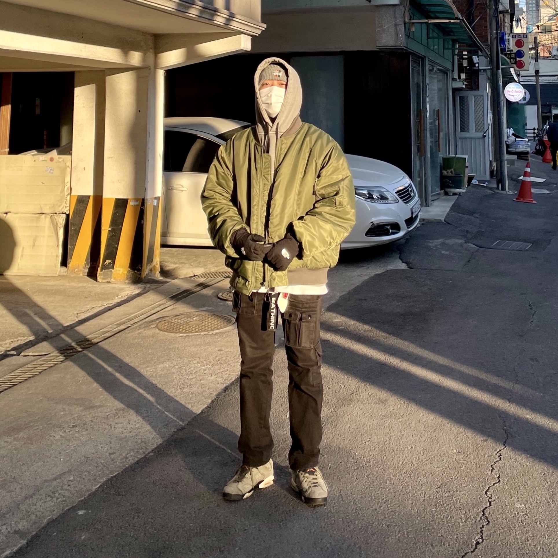 Jordan 6 x Travis Scott Retro Olive 착용 스타일