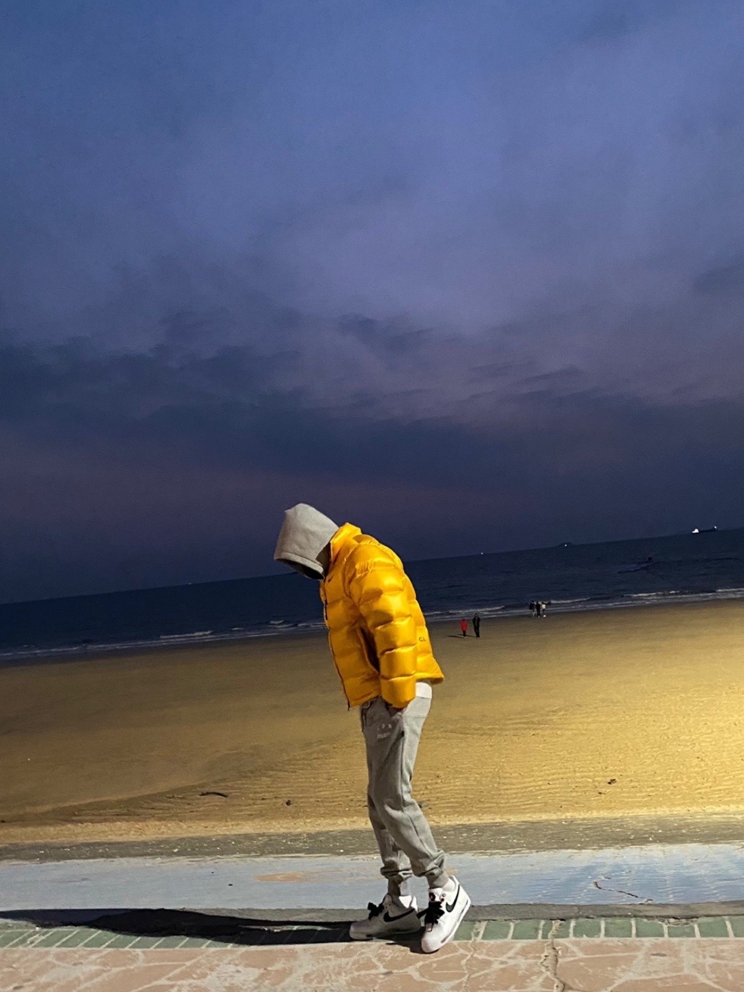Nike x Drake Nocta Puffer Jacket University Gold - Asia, IAB Studio Hoodie Gray - 21SS 착용 스타일 - 1