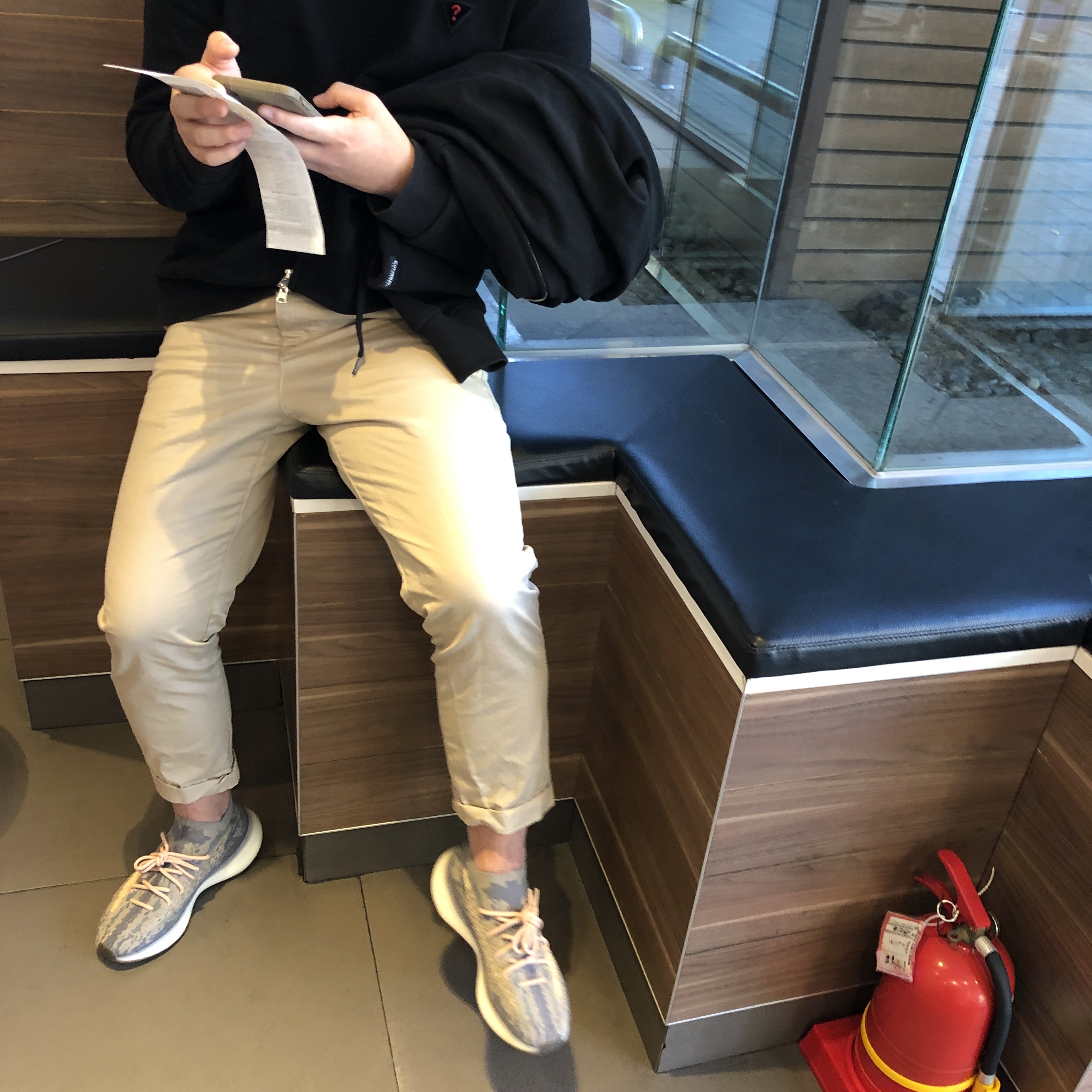Adidas Yeezy Boost 380 Mist - Non-Reflective 착용 스타일