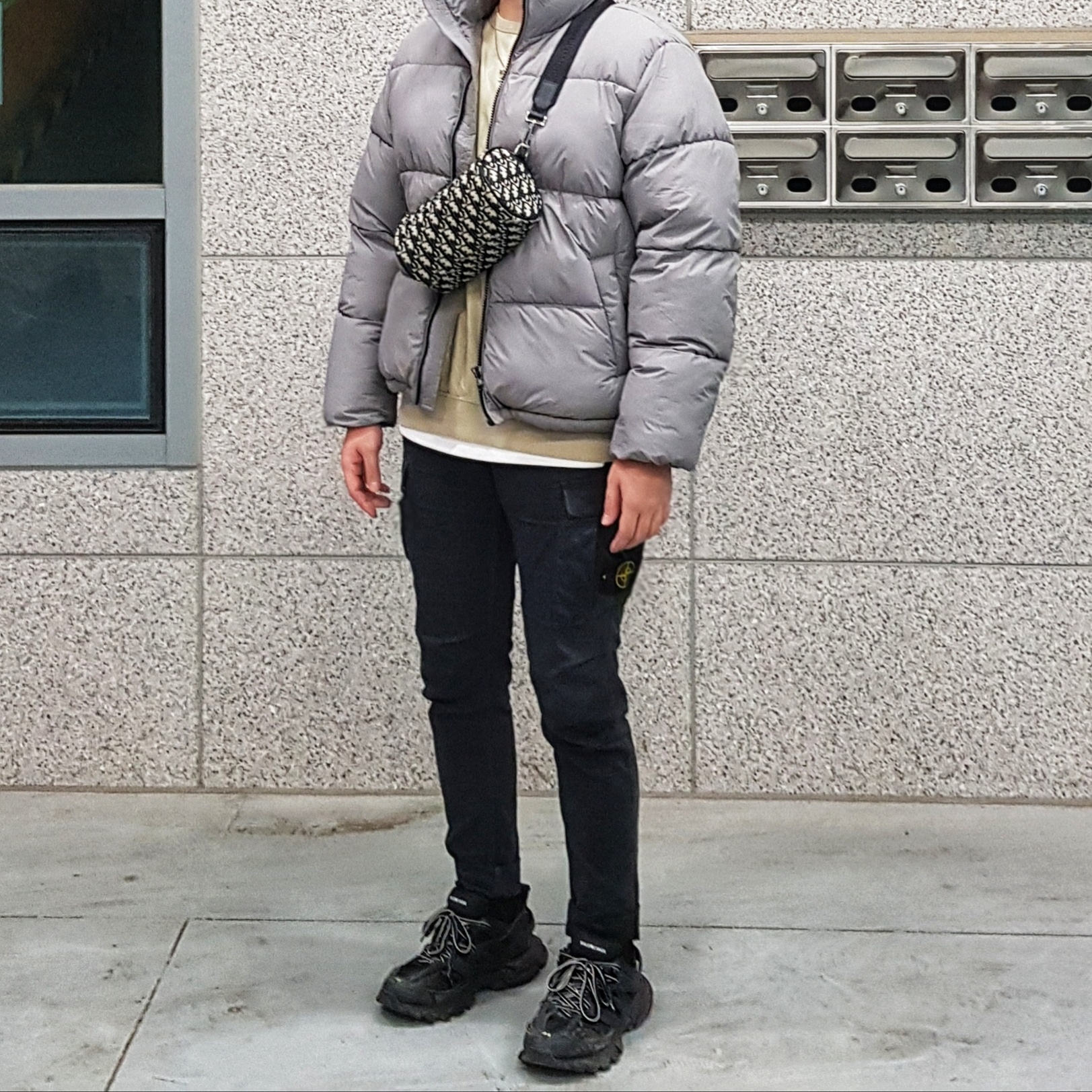 Balenciaga Track Sneakers Triple Black 착용 스타일