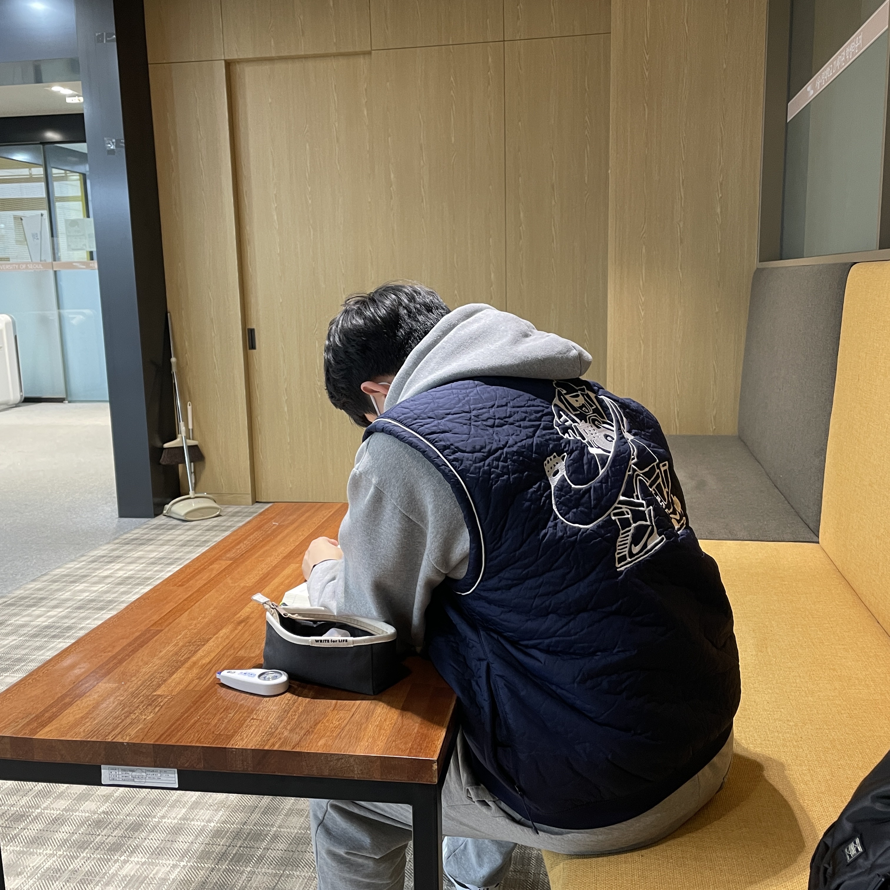 Nike x Cav Empt Vest Navy 착용 스타일