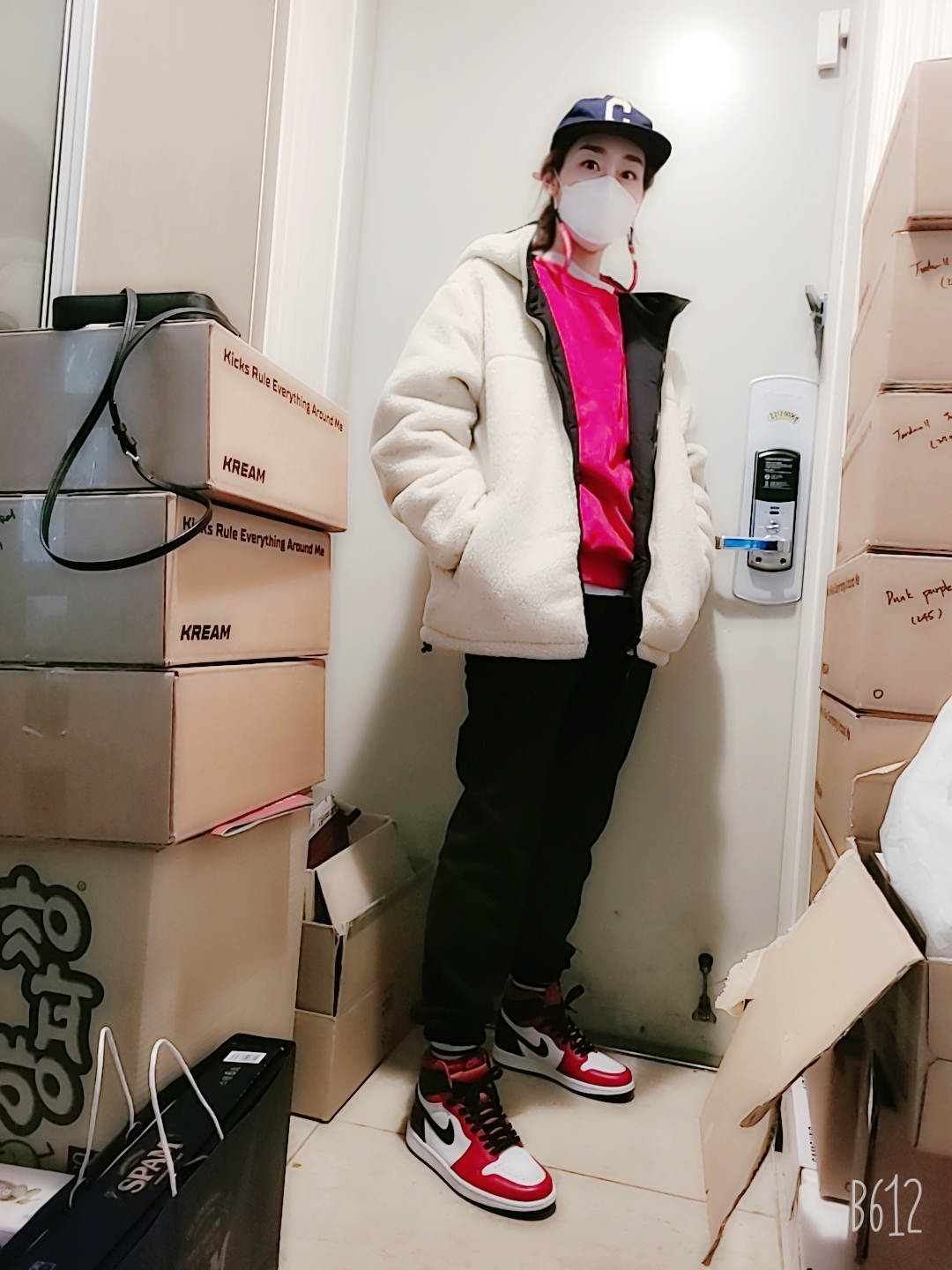 (W) Jordan 1 Retro High Satin Red 착용 스타일