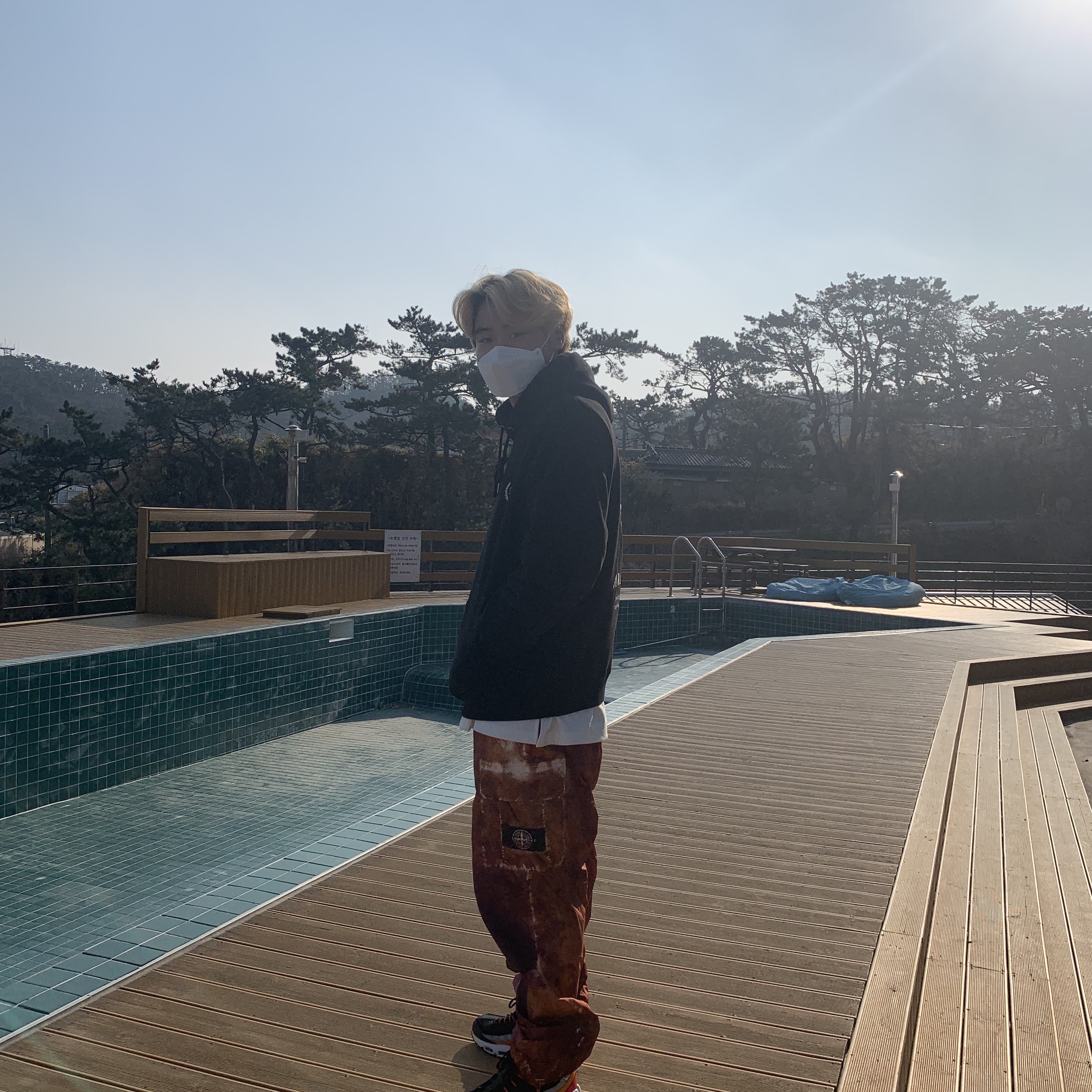 Supreme x Stone Island Painted Camo Nylon Cargo Pants Coral - 20FW 착용 스타일