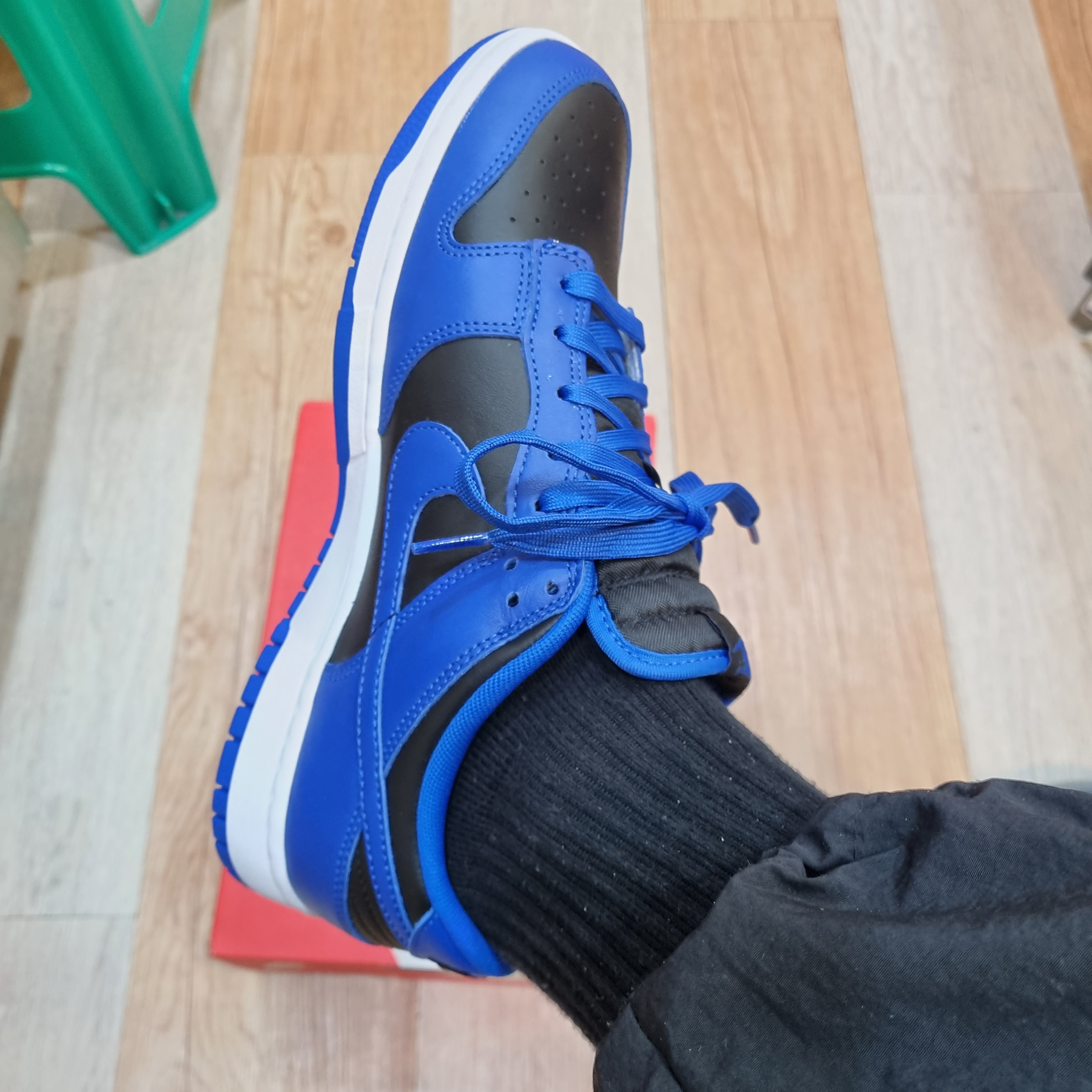 Nike Dunk Low Retro Hyper Cobalt 착용 스타일