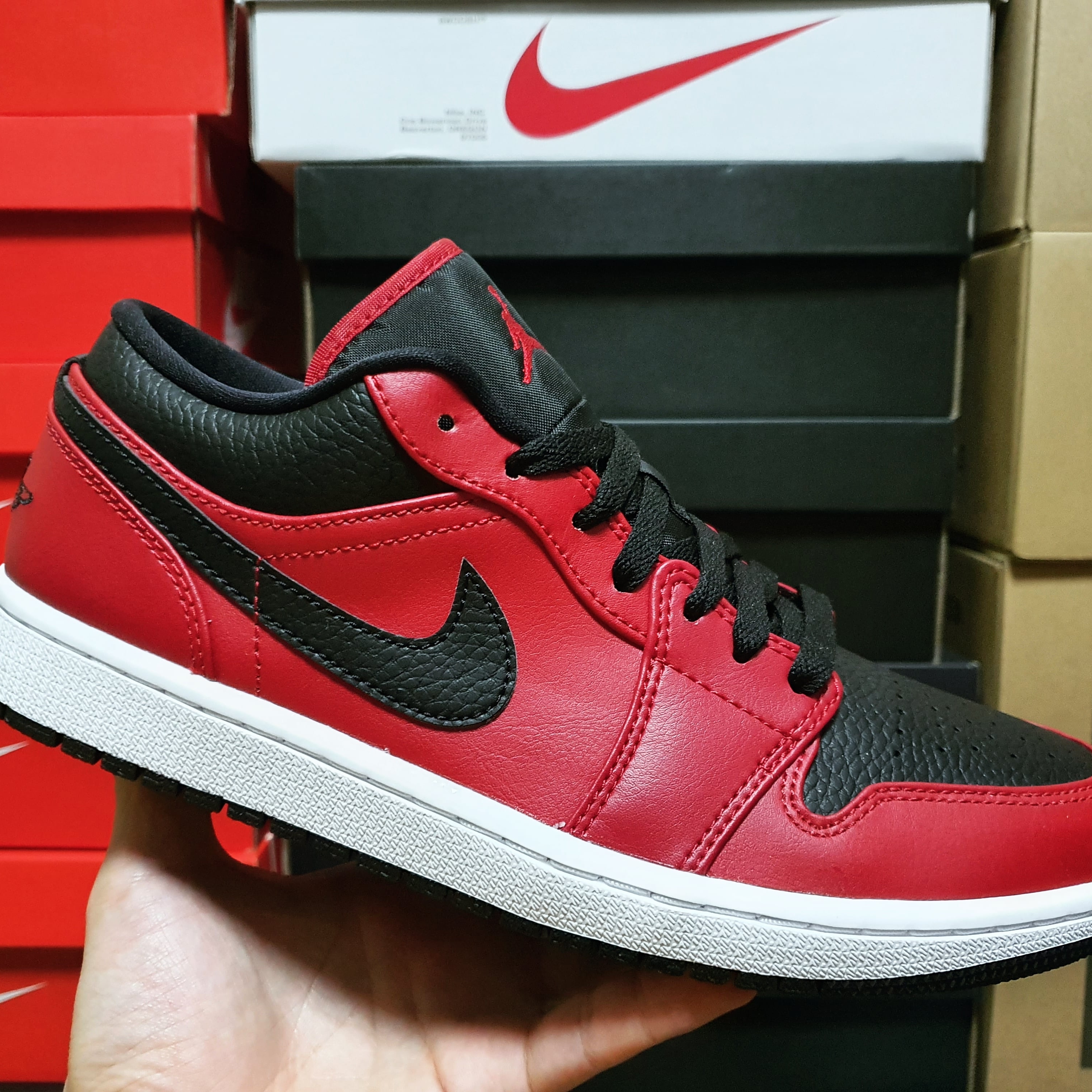 Jordan 1 Low Gym Red Black 착용 스타일