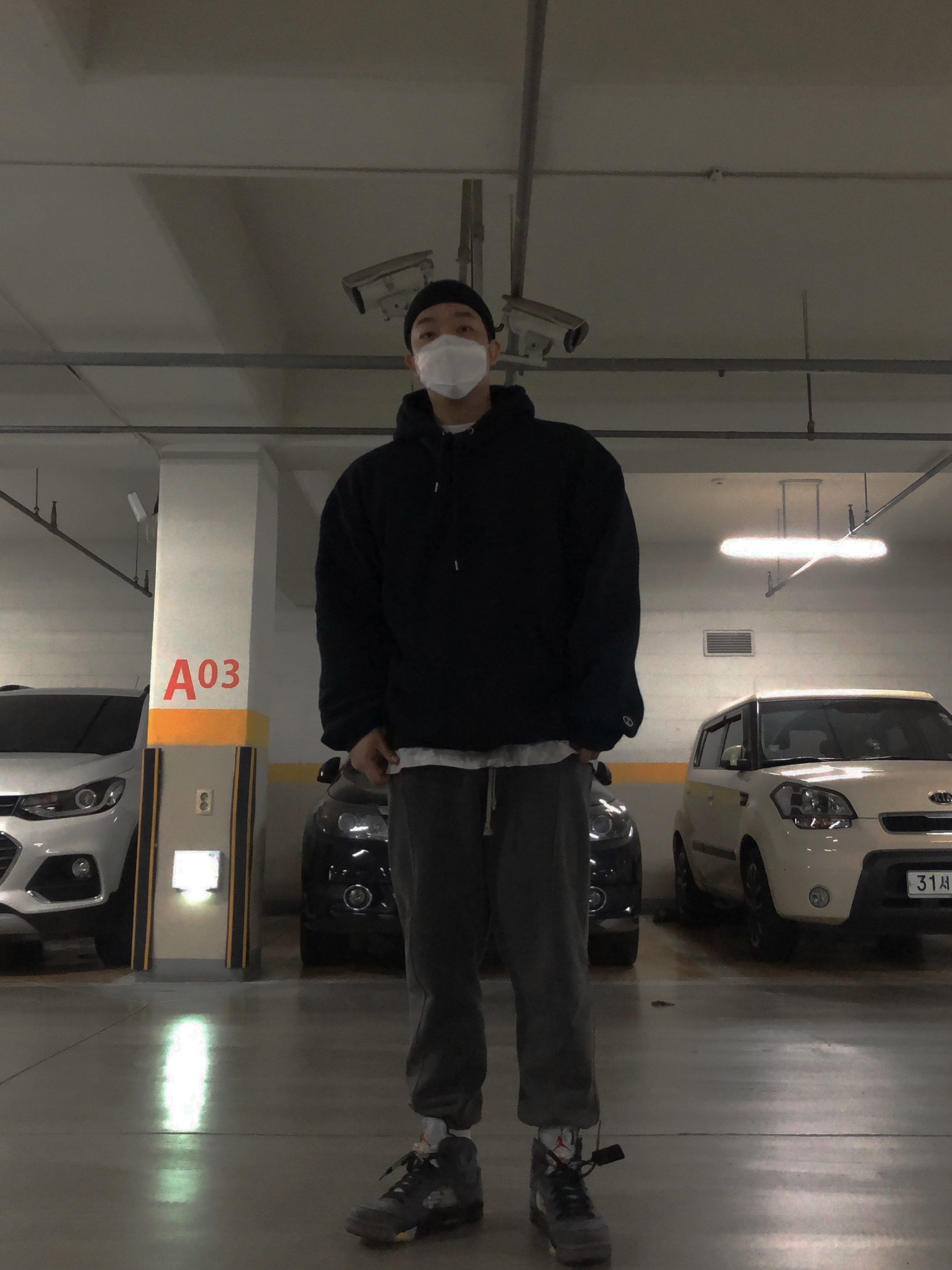 Jordan 5 x Off-White Retro SP Black Muslin 착용 스타일