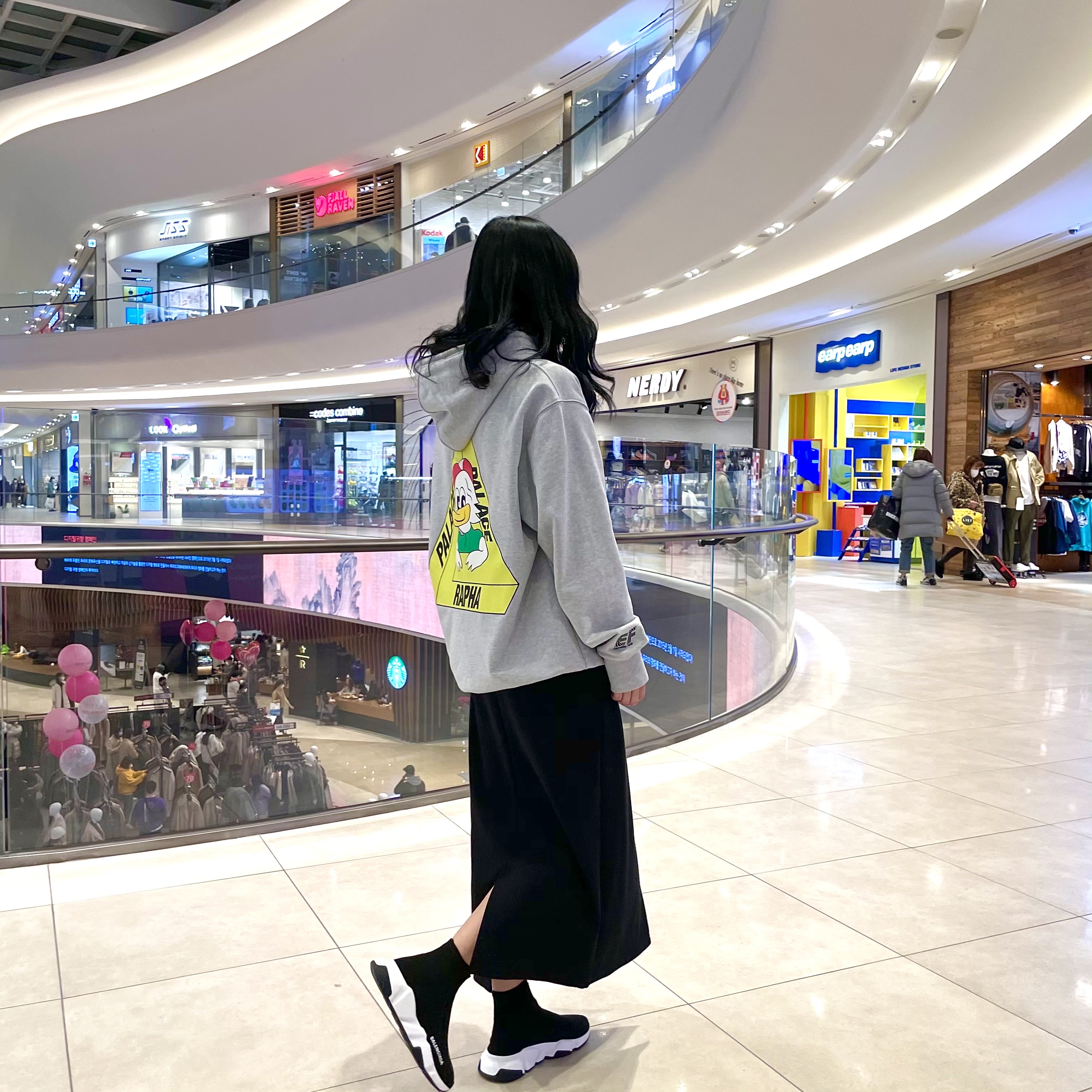 (W) Balenciaga Speed Trainer Black White 2020, Palace x Rapha Off Bike Hood Grey - 20FW 착용 스타일
