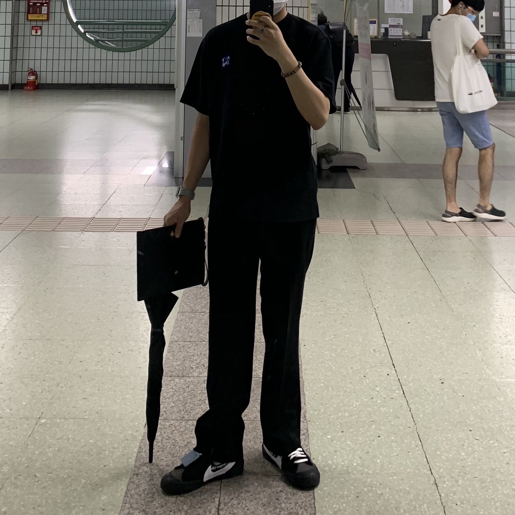 Nike x Off-White Blazer Mid Grim Reaper Black 착용 스타일