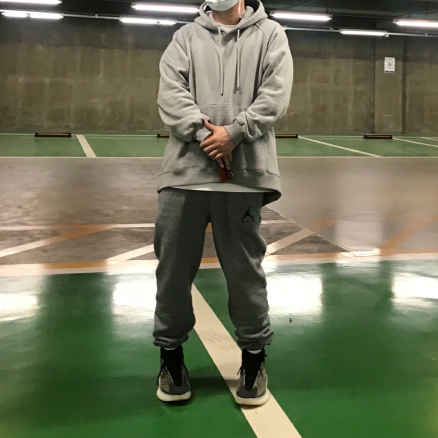 Adidas Yeezy QNTM Barium 착용 스타일
