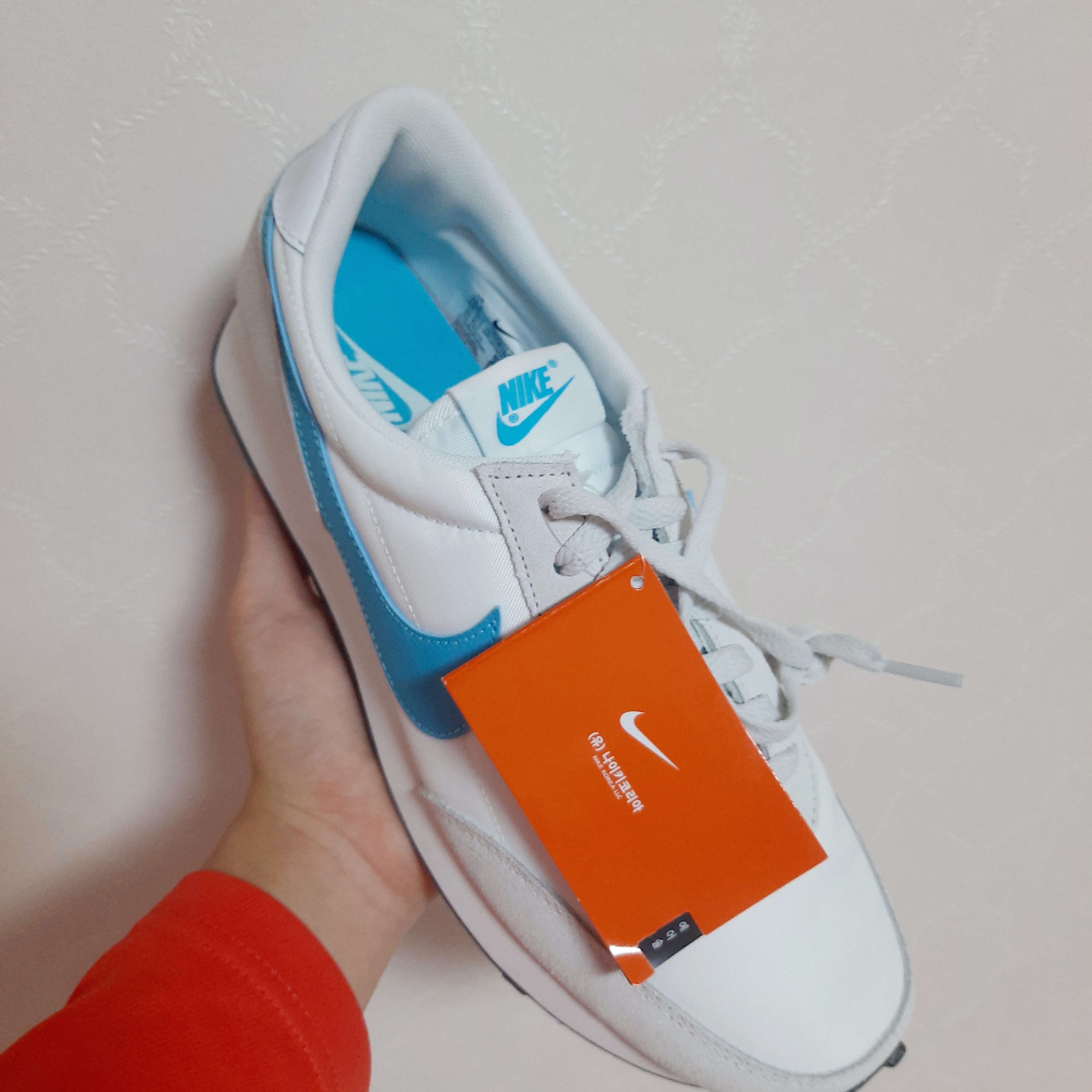(W) Nike Daybreak Vast Grey 착용 스타일 - 2