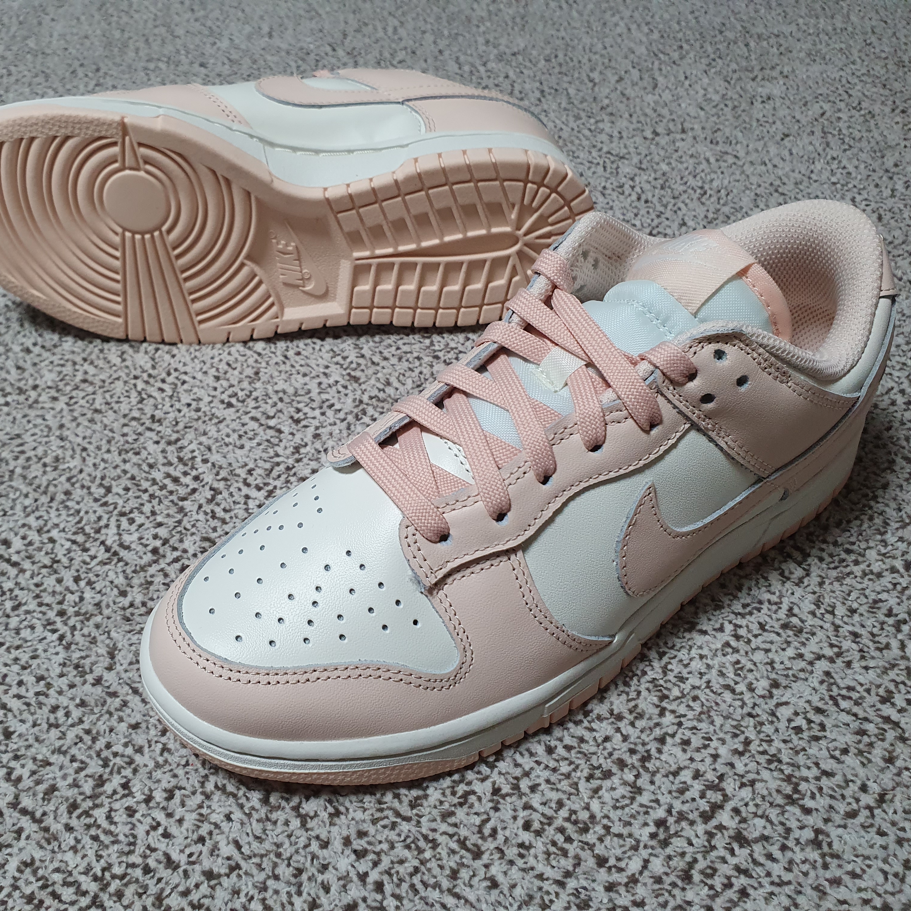 (W) Nike Dunk Low Orange Pearl 착용 스타일 - 2