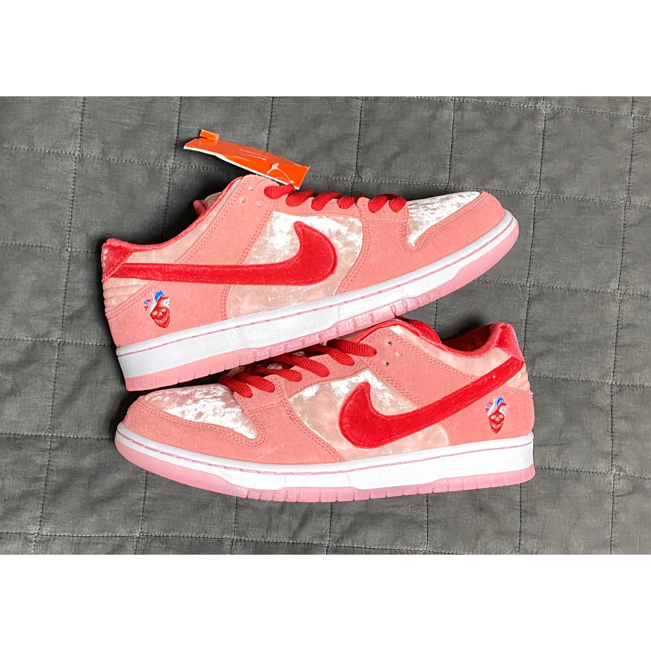 Nike x StrangeLove SB Dunk Low Pink (Regular Box) 착용 스타일