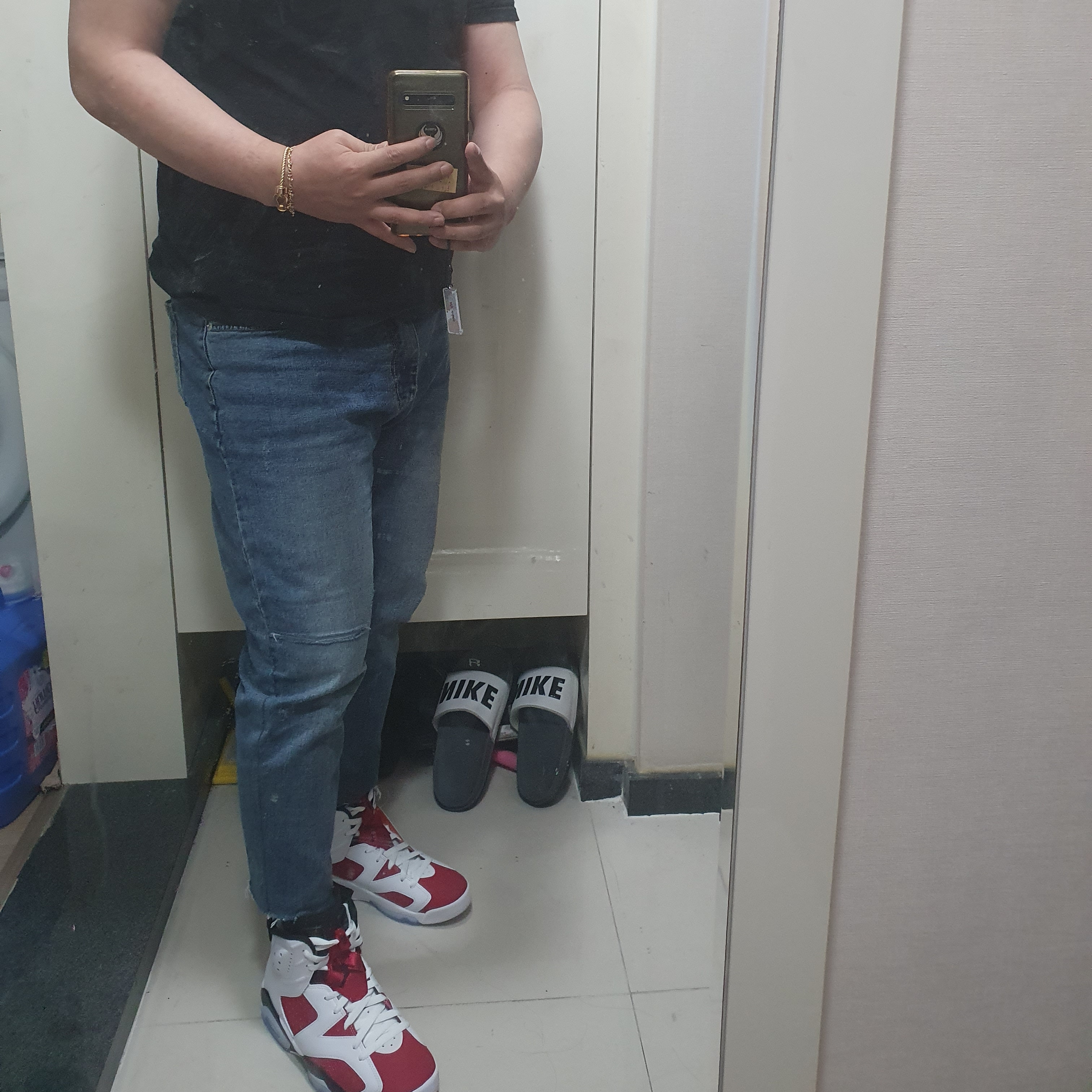 Jordan 6 Retro Carmine 2021 착용 스타일 - 1