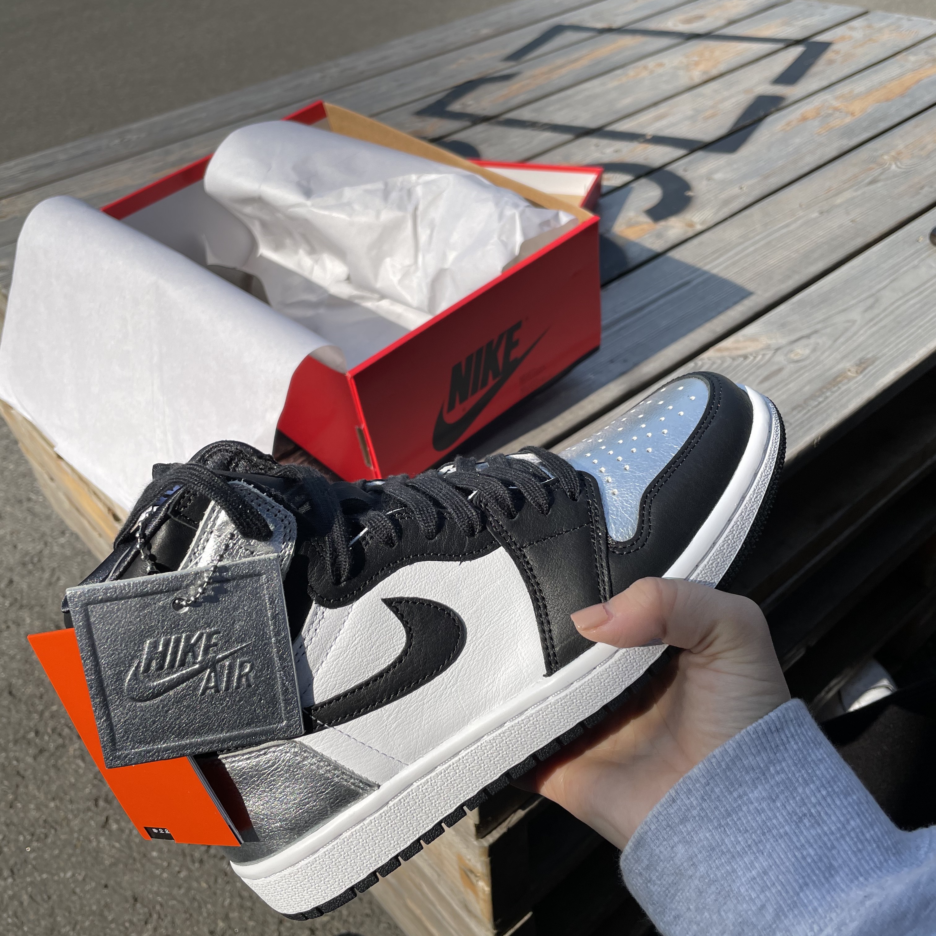 (W) Jordan 1 Retro High OG Silver Toe 착용 스타일 - 3