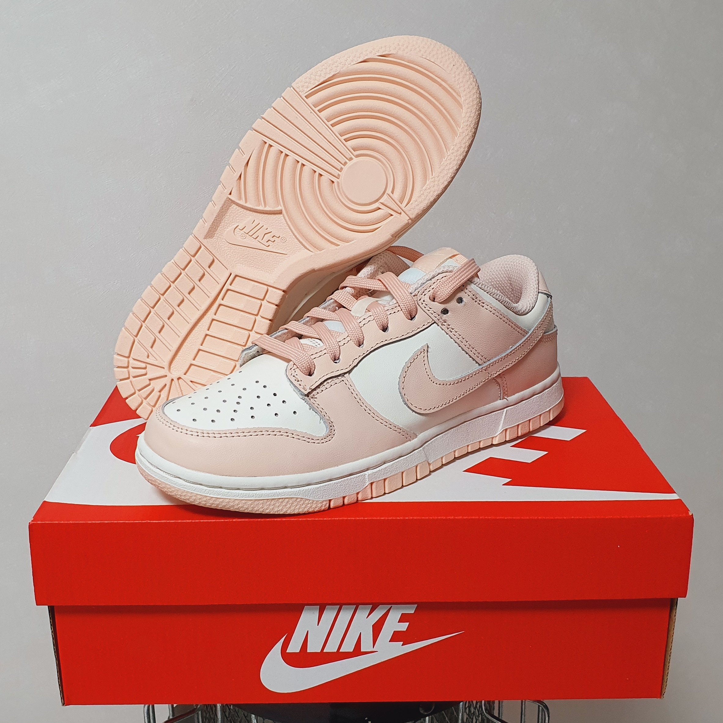 (W) Nike Dunk Low Orange Pearl 착용 스타일 - 1