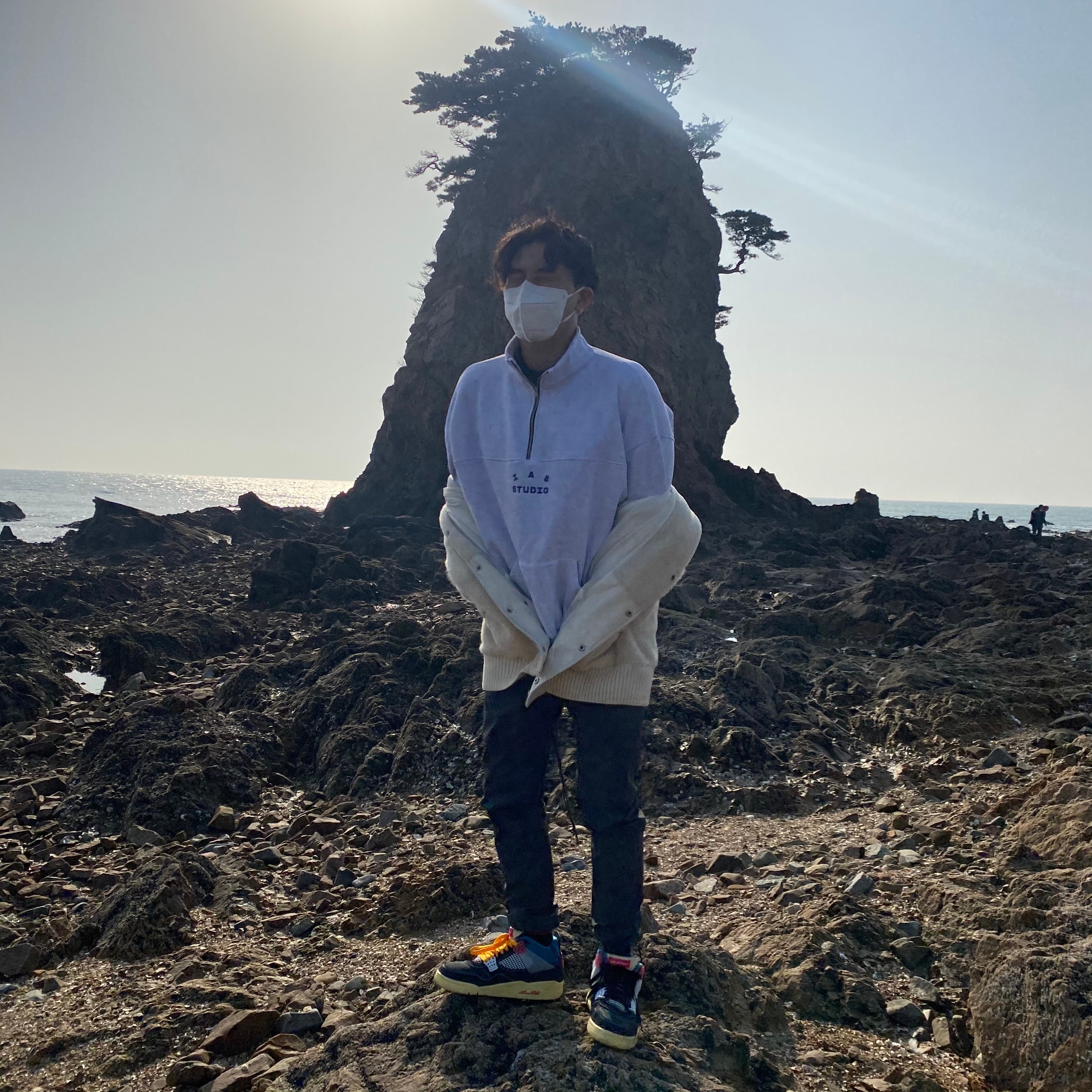 IAB Studio Half Zip Pullover Light Gray, Essentials Track Pants Reflective Black - 20FW 착용 스타일