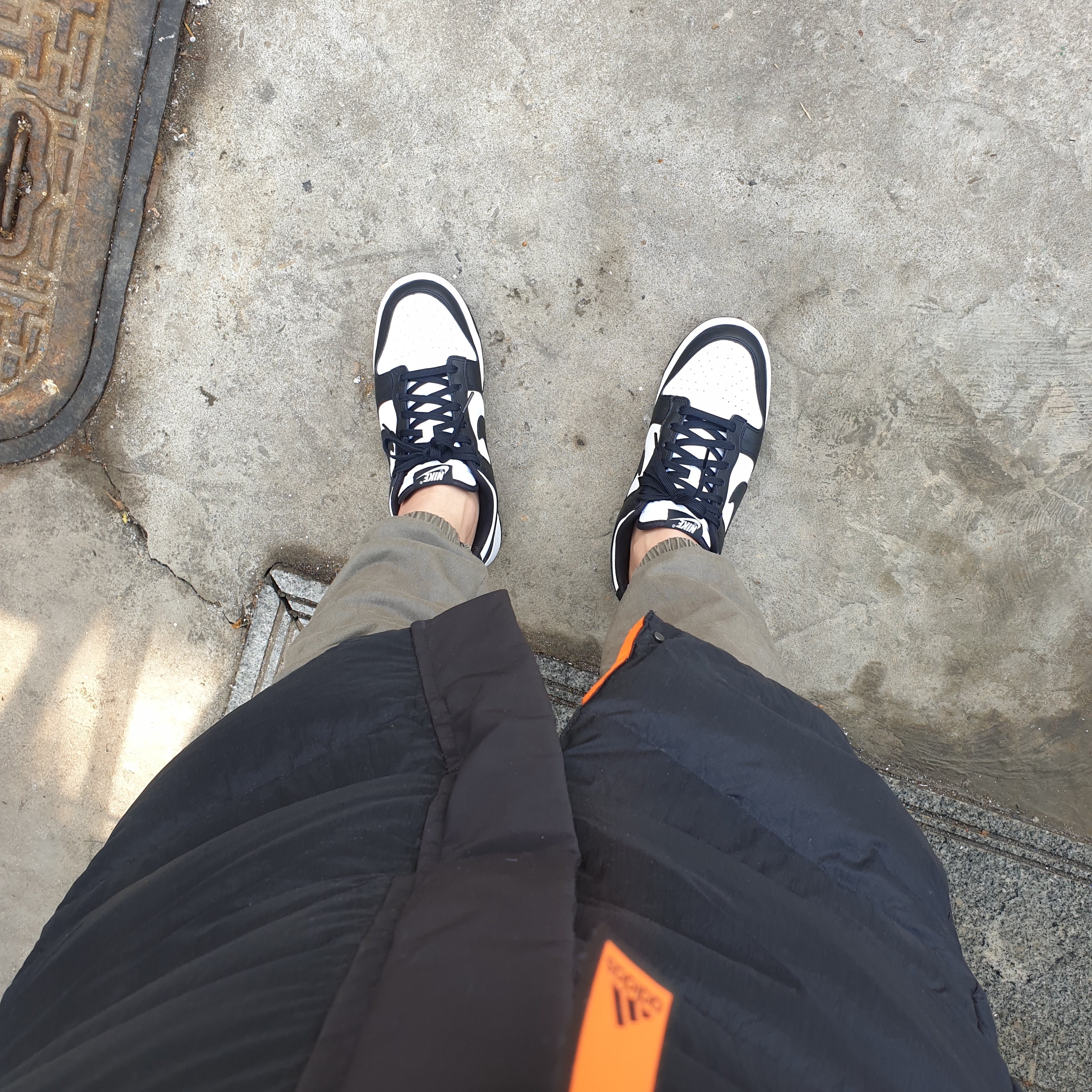 Nike Dunk Low Retro Black 착용 스타일