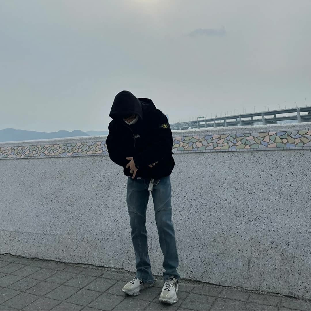 Nike x Matthew M Williams Zoom 004 Stone, Supreme x Stone Island Corduroy Jacket Black - 20FW 착용 스타일