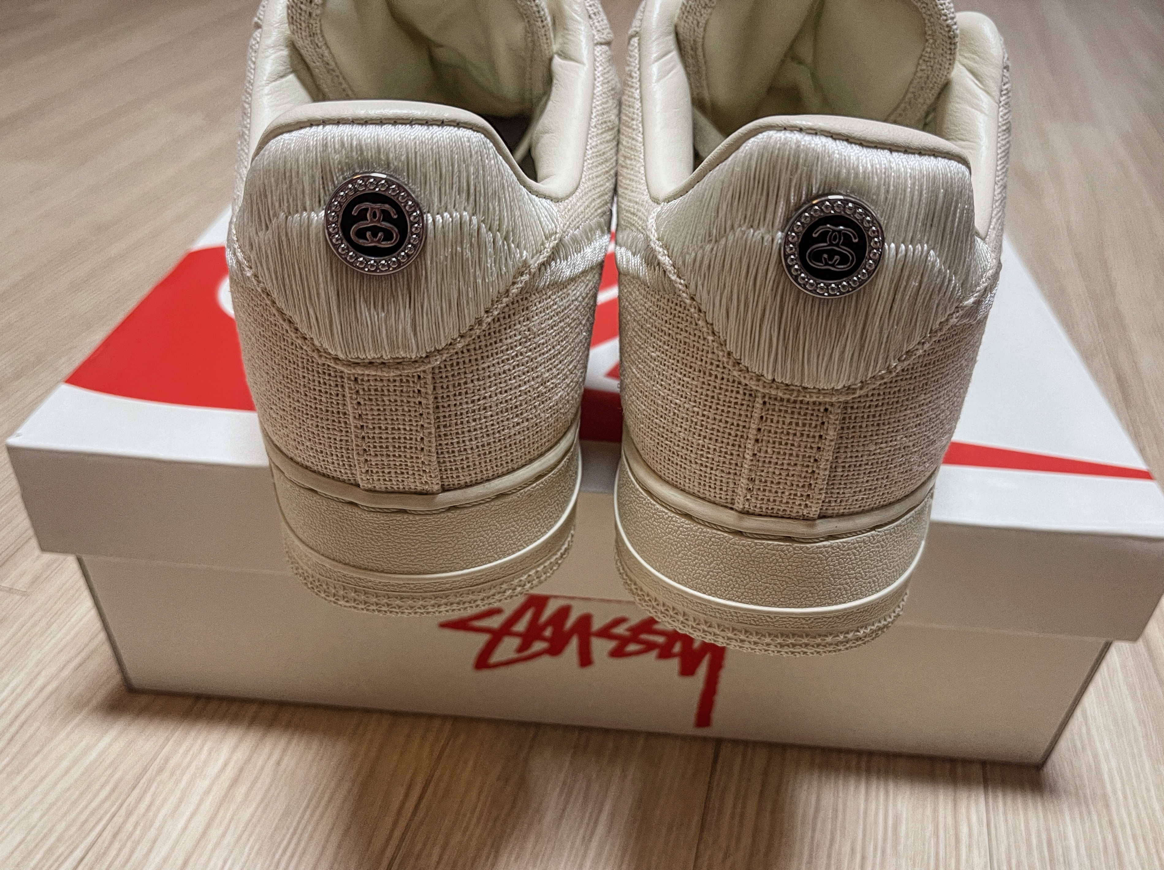 Nike x Stussy Air Force 1 Low Fossil 착용 스타일 - 2