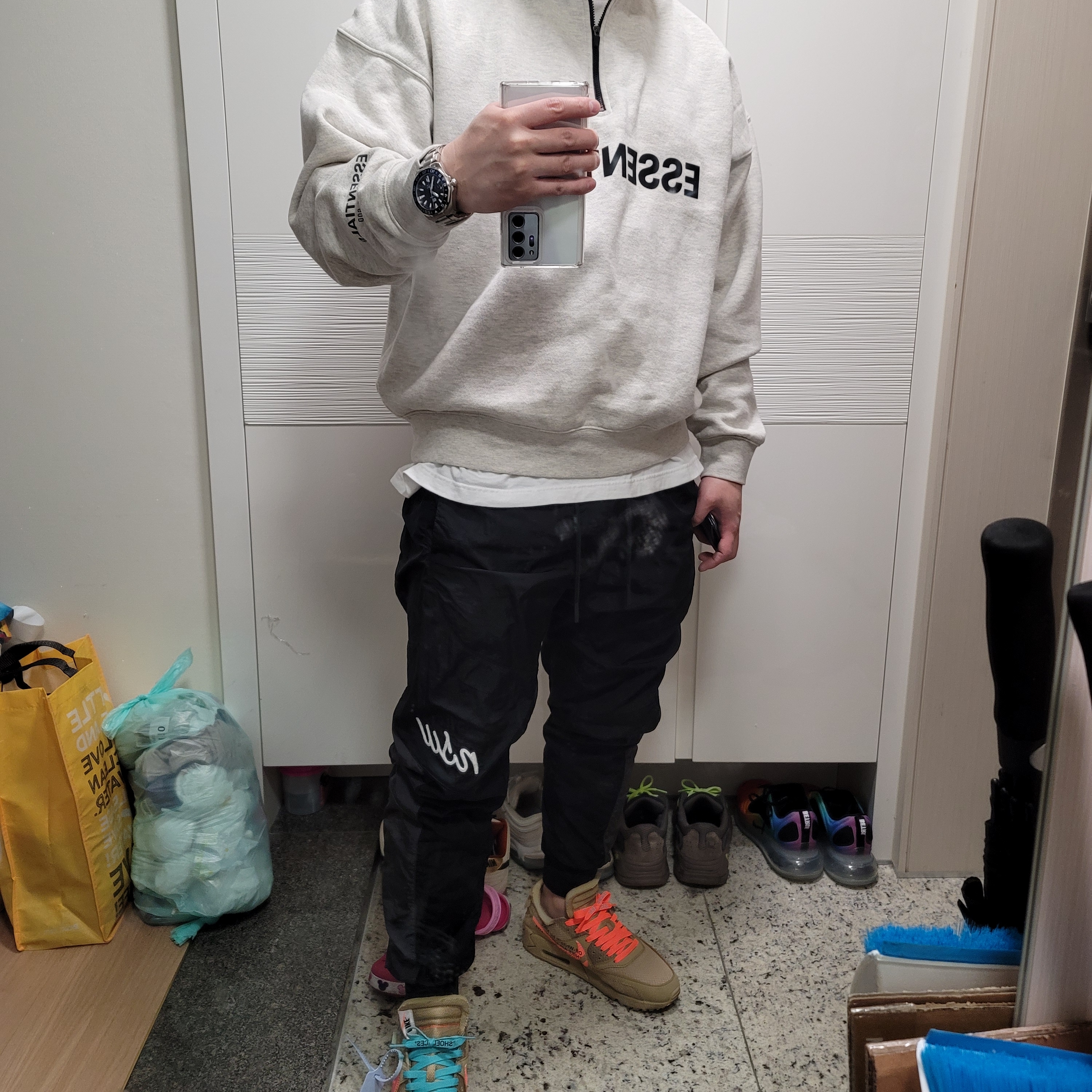 Nike x Off-White Air Max 90 V2 Desert Ore 착용 스타일