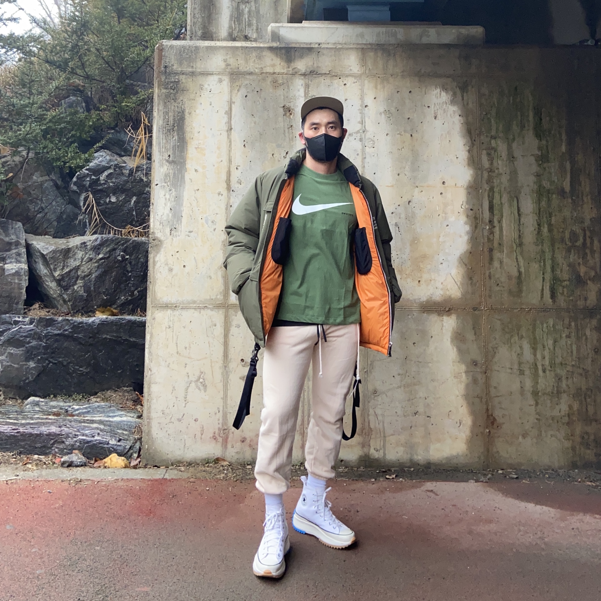 Converse x JW Anderson Run Star Hike Hi White 착용 스타일 - 2
