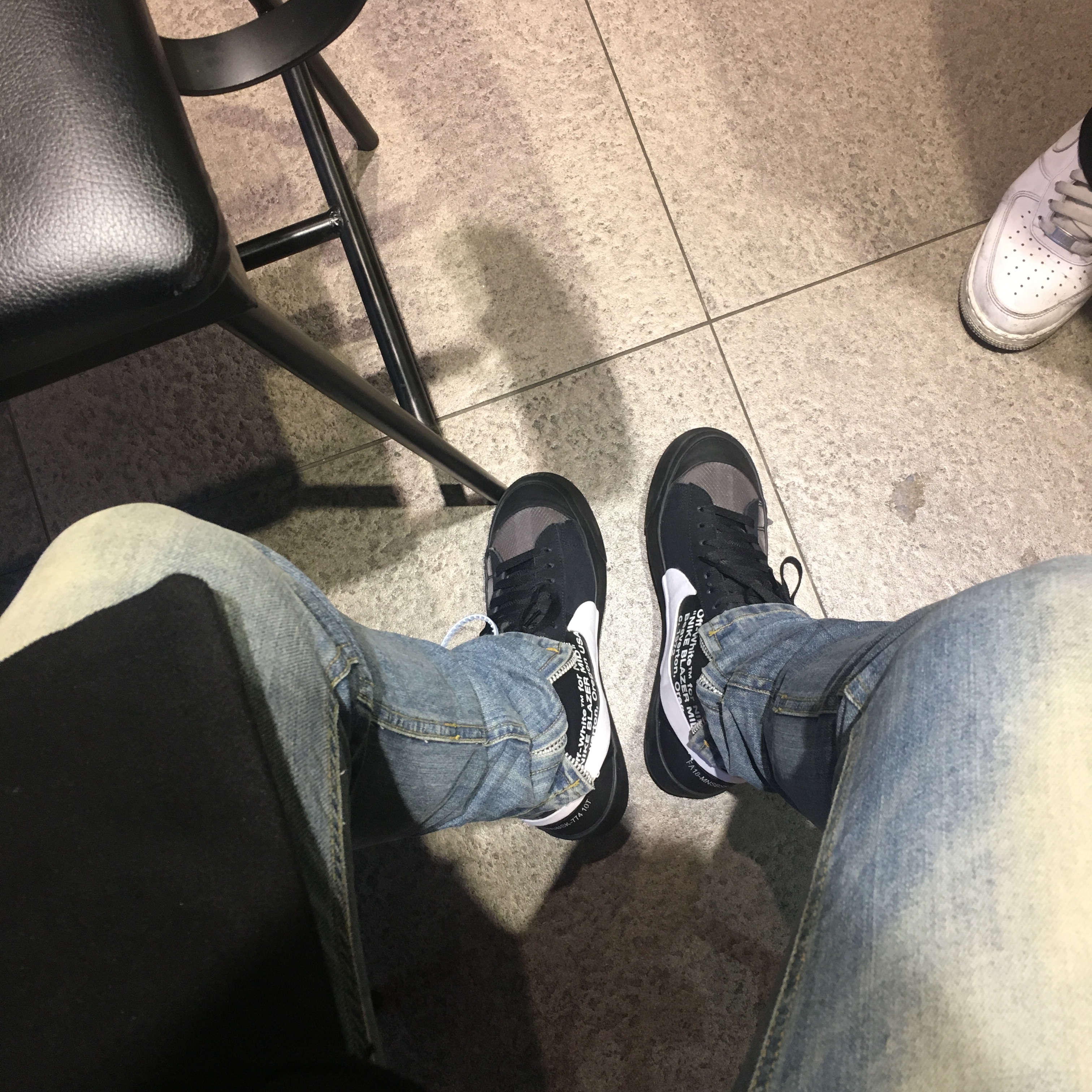 Nike x Off-White Blazer Mid Grim Reaper Black 착용 스타일