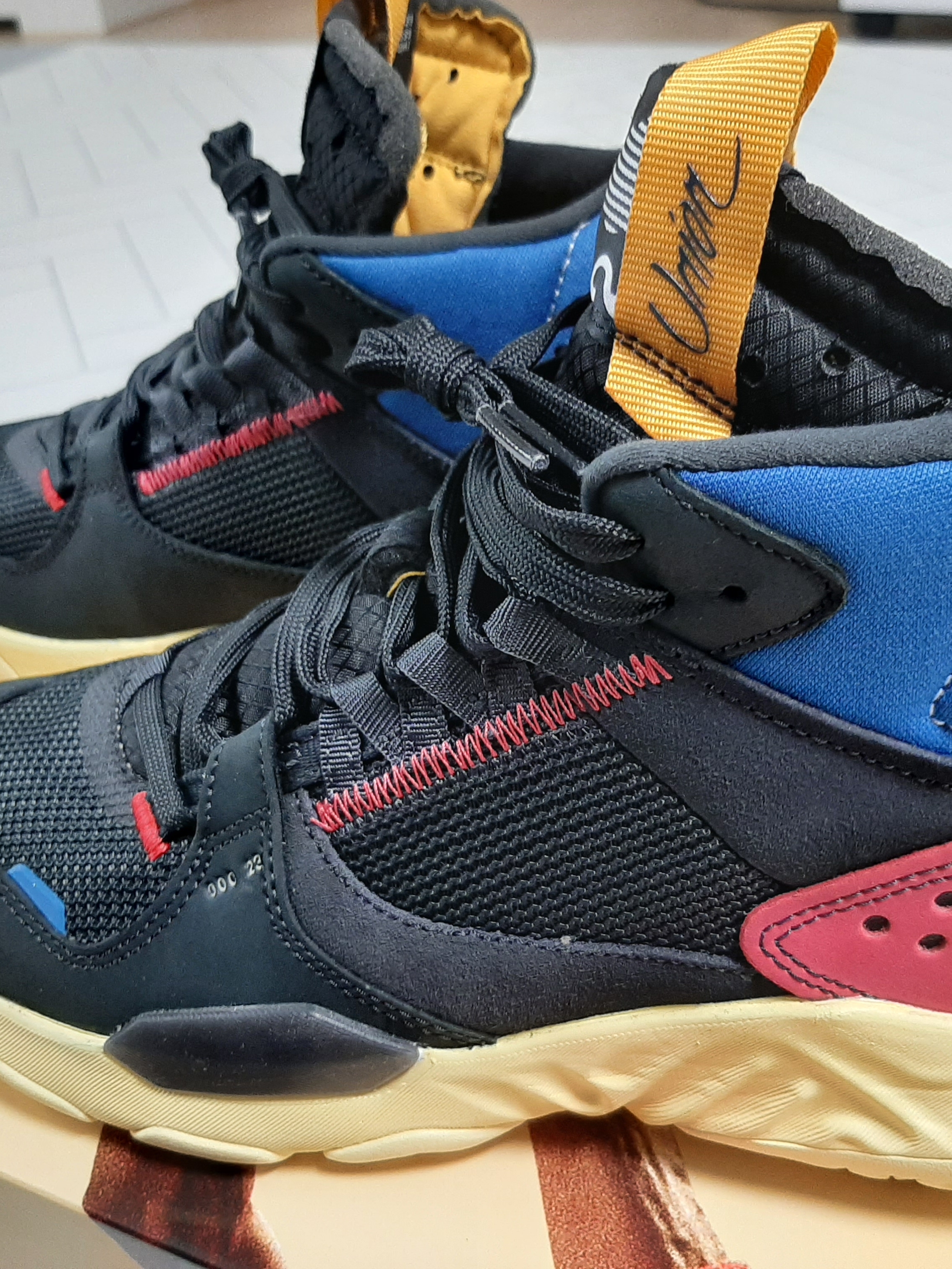 Jordan x Union Delta Mid Off Noir 착용 스타일 - 4