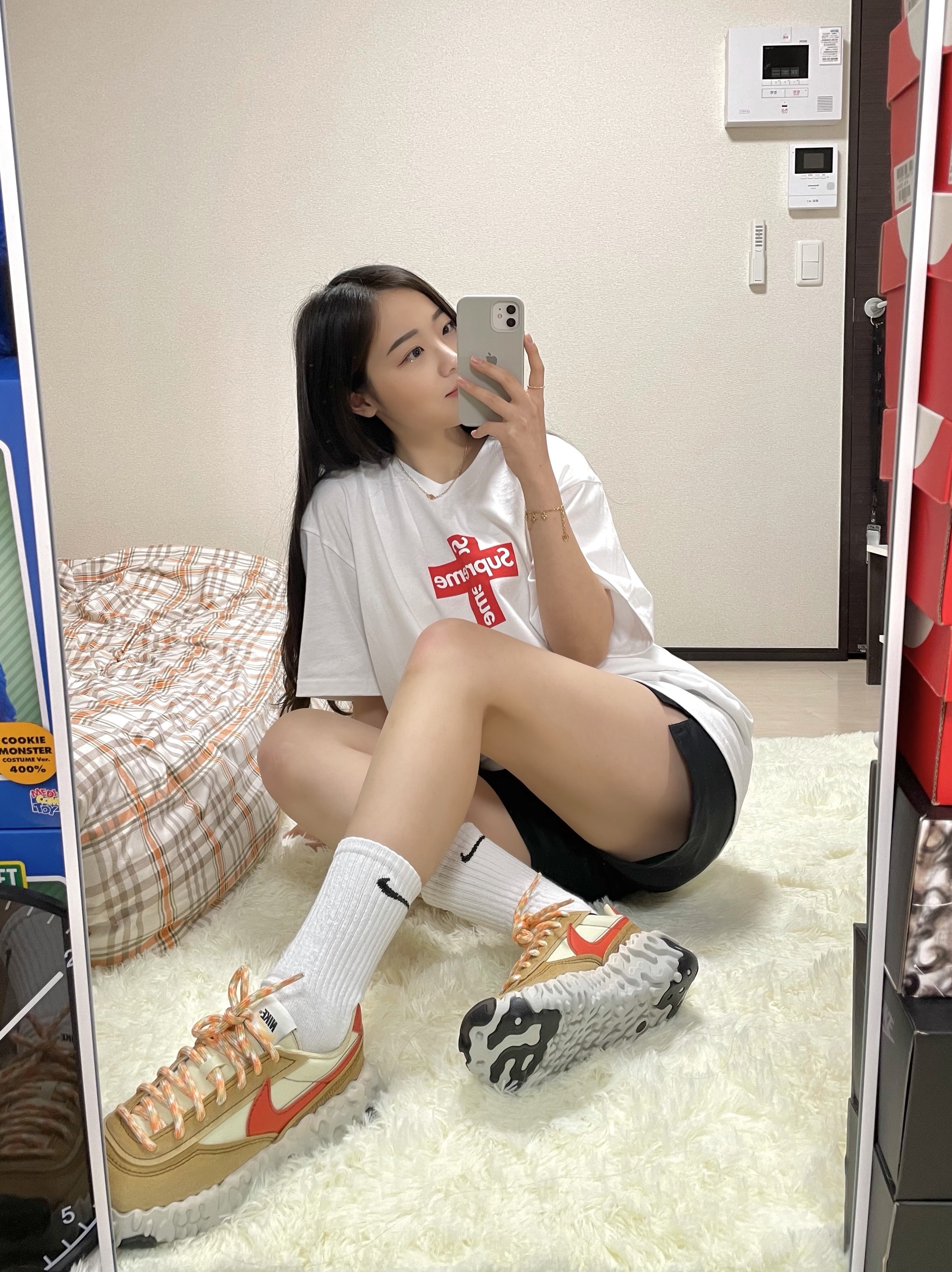 Nike Overbreak SP Fossil, Supreme Cross Box Logo T-Shirt White - 20FW 착용 스타일