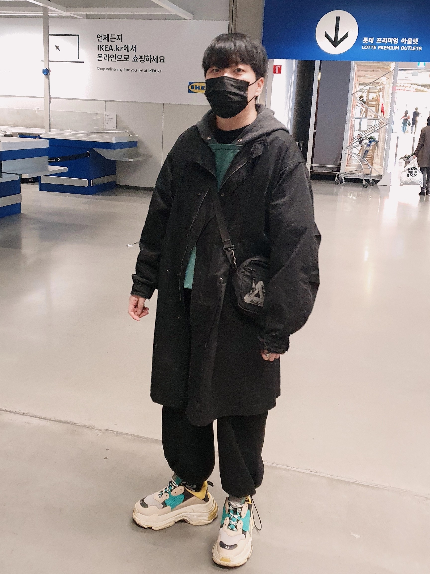 Balenciaga Triple S Yellow Green 착용 스타일