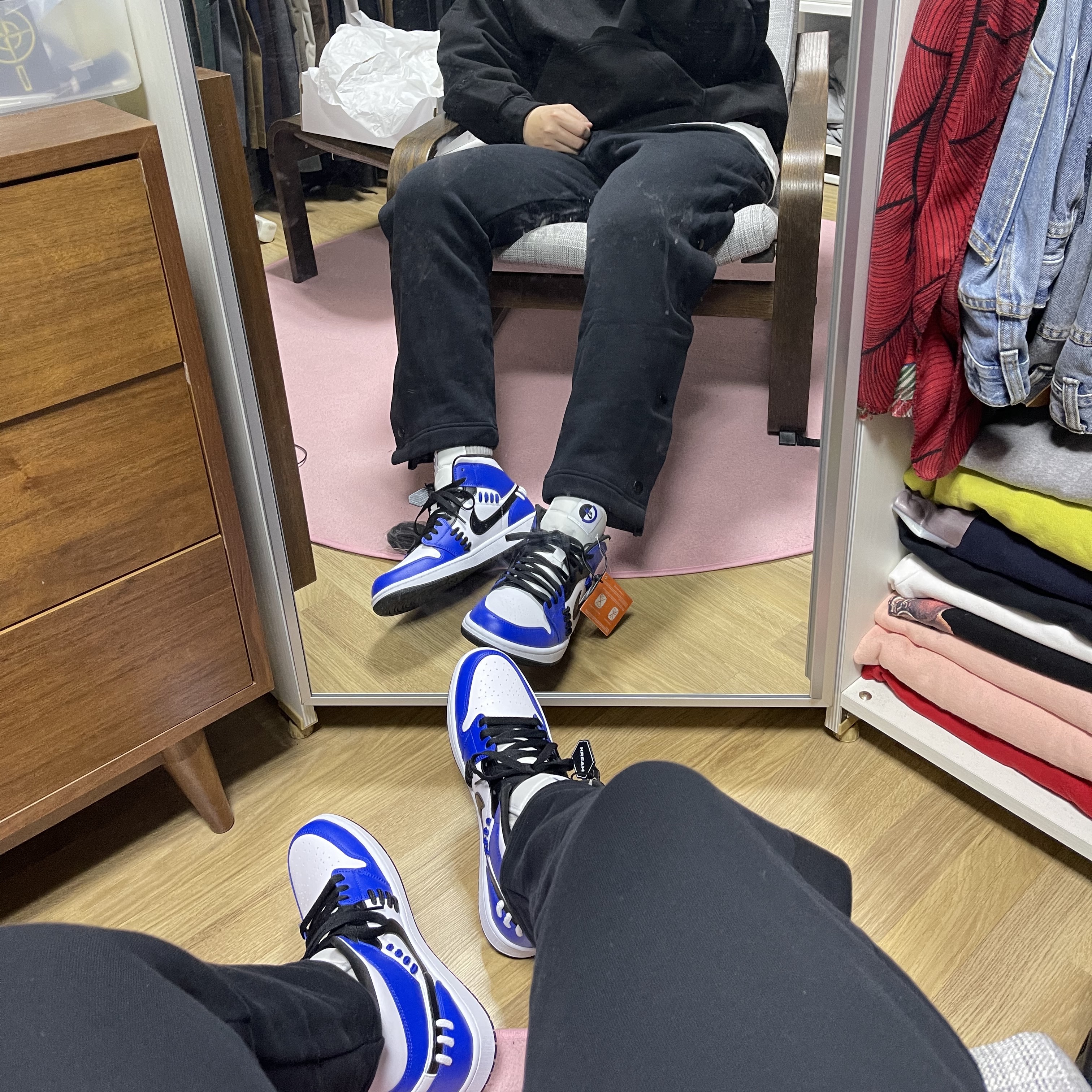 (W) Jordan 1 Mid SE Sisterhood, Essentials 3D Silicon Applique Pullover Hoodie Dark Slate/Black 2020 착용 스타일