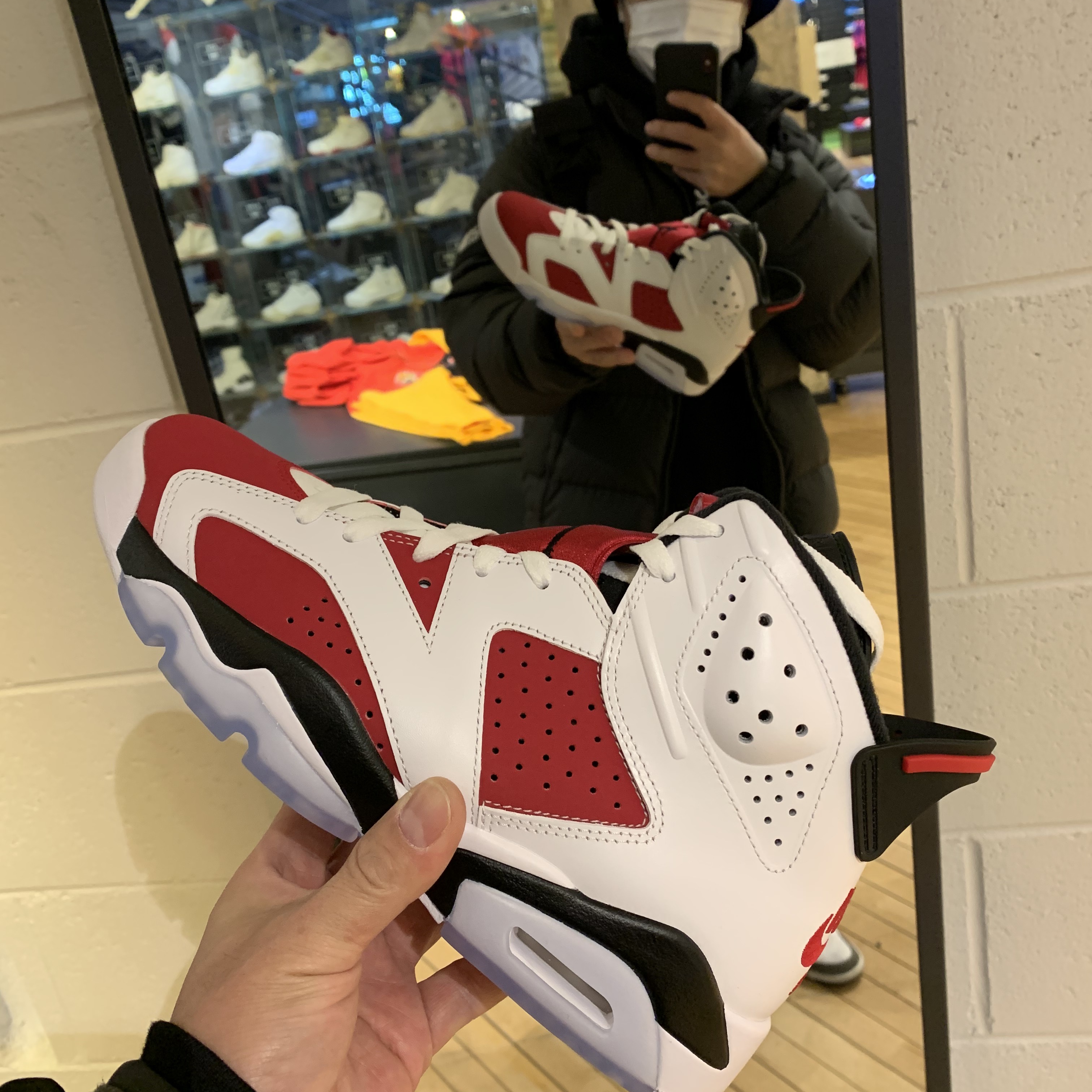 Jordan 6 Retro Carmine 2021, Nike SB Dunk Low Pro Clear Jade 착용 스타일