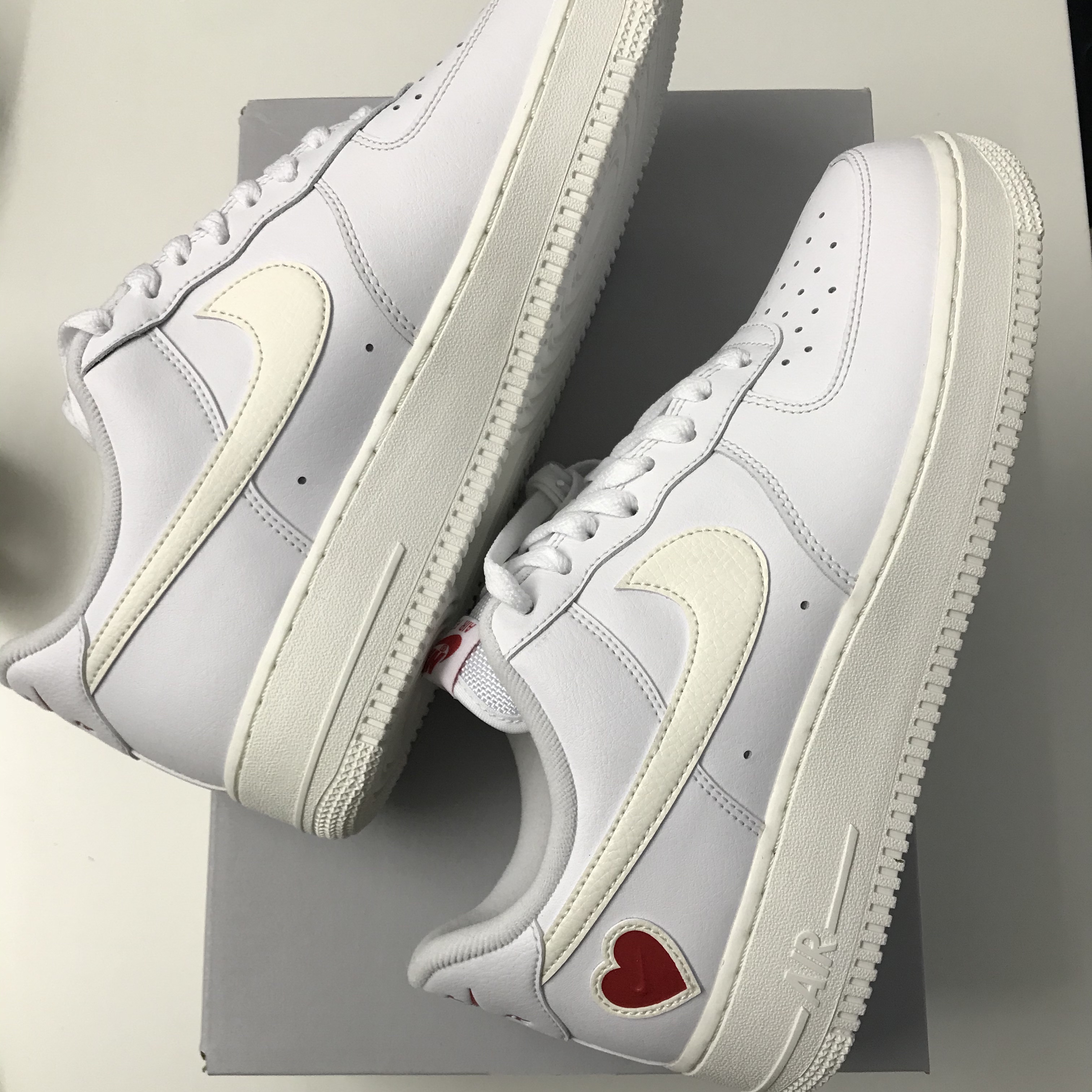 Nike Air Force 1 Low Valentine Day 2021 착용 스타일
