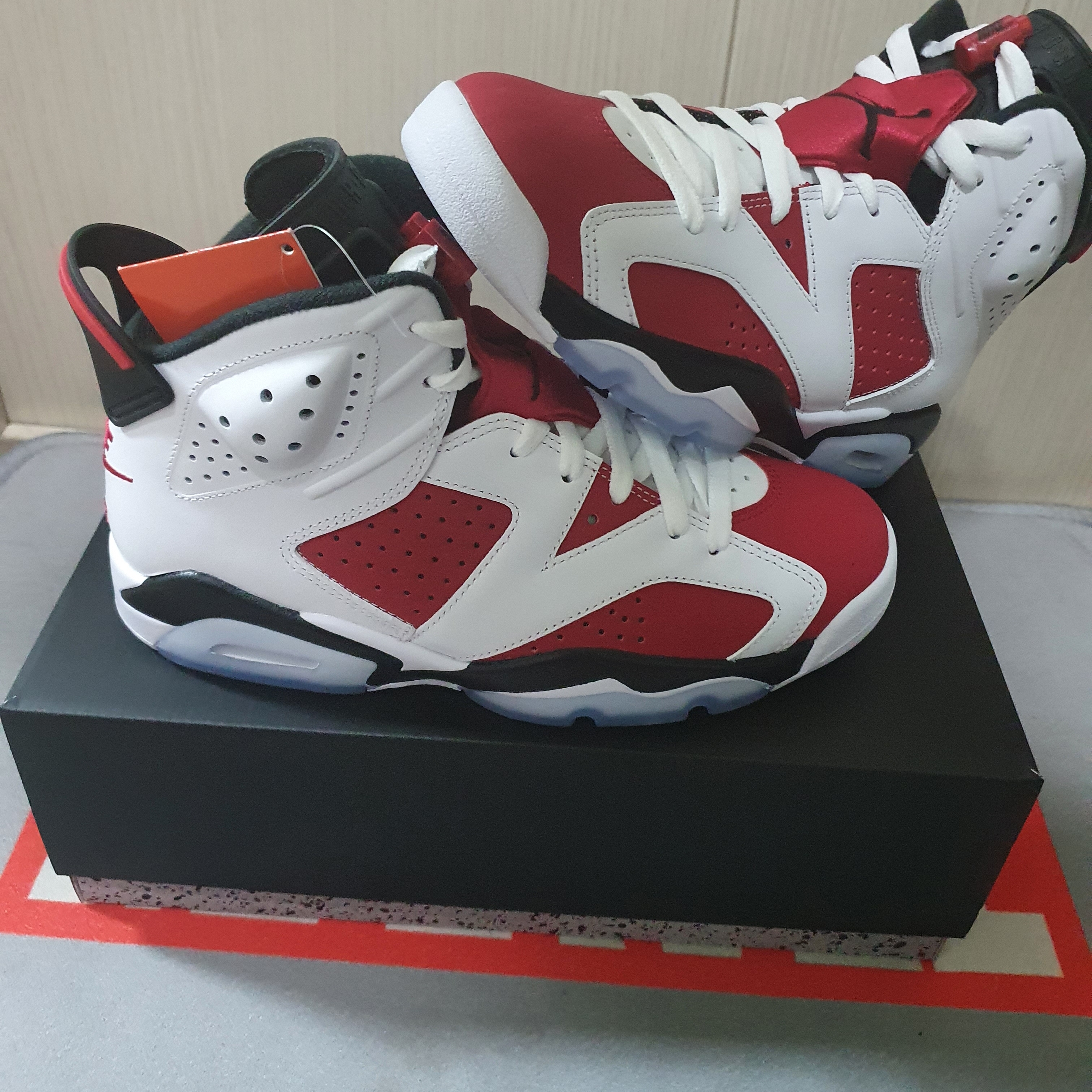 Jordan 6 Retro Carmine 2021 착용 스타일 - 2
