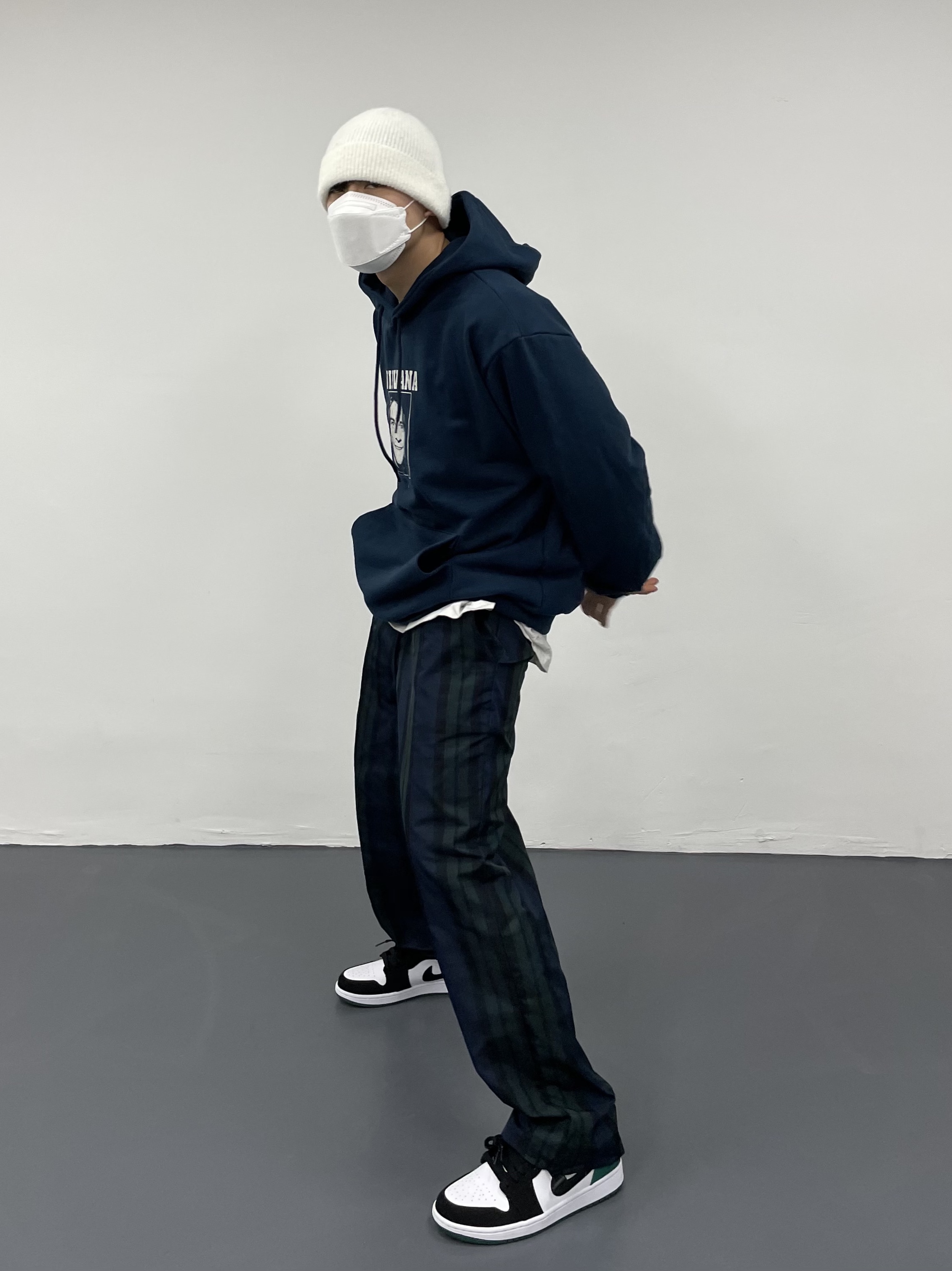 Jordan 1 Low White Black Mystic Green 착용 스타일