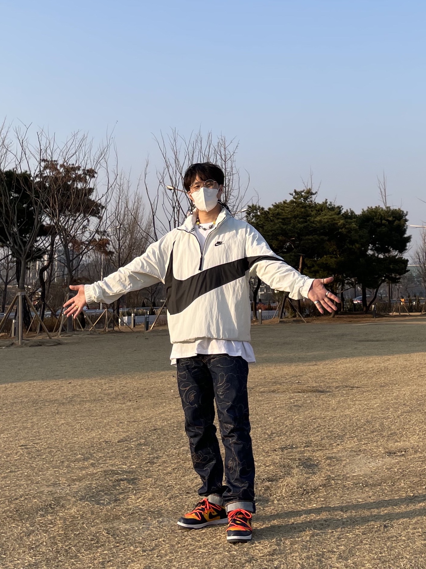 Nike x Off-White Dunk Low University Gold Midnight Navy, BAPE x Levi's Camo 501 93 Model Indigo 착용 스타일 - 1