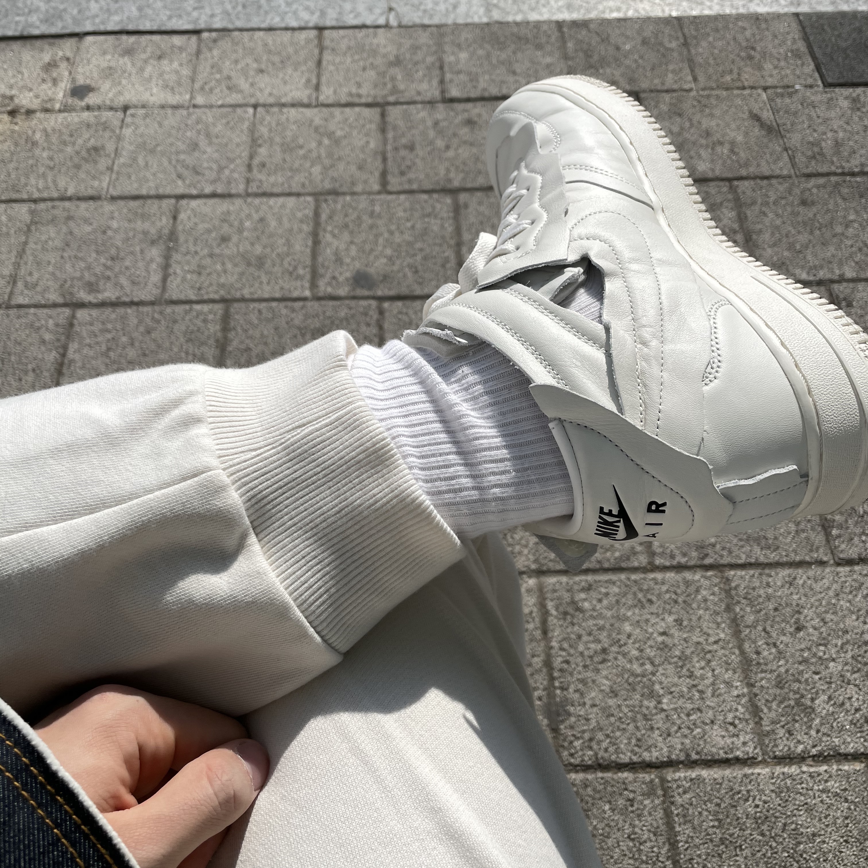 Nike x Comme des Garcons Homme Plus Air Force Mid White 착용 스타일 - 2