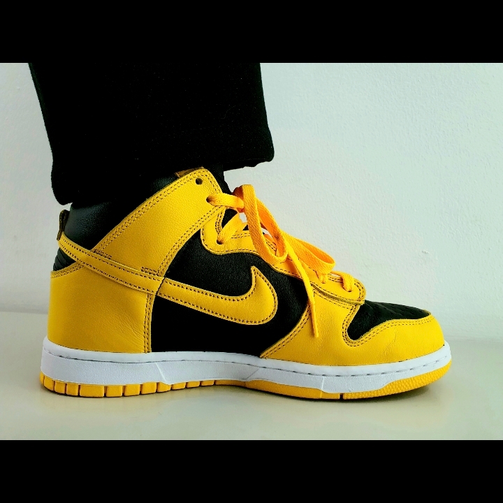Nike Dunk High SP Varsity Maize 착용 스타일