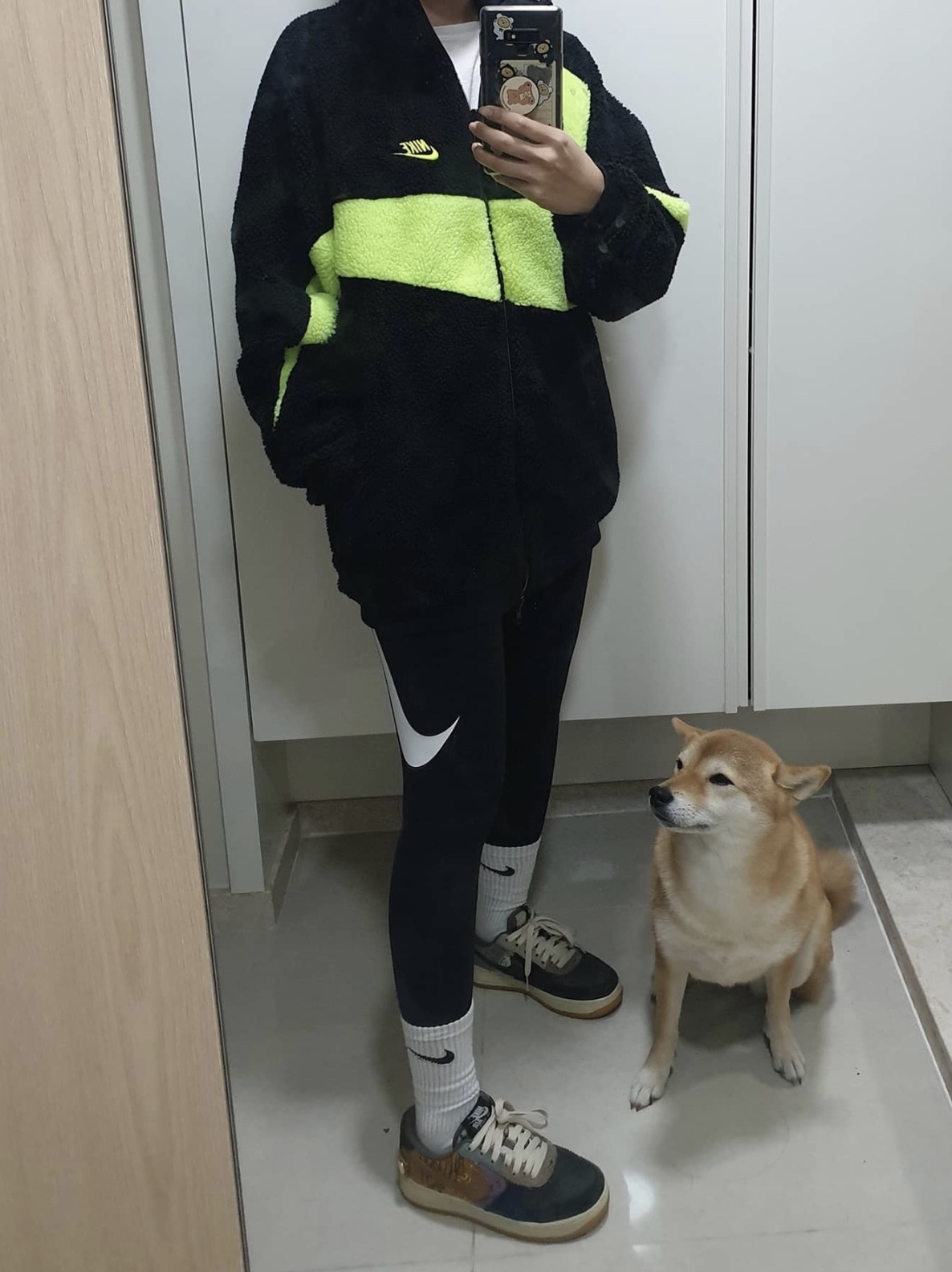 Nike Big Swoosh Full Zip Jacket Black Volt, Nike x Travis Scott Air Force 1 Low Cactus Jack 착용 스타일