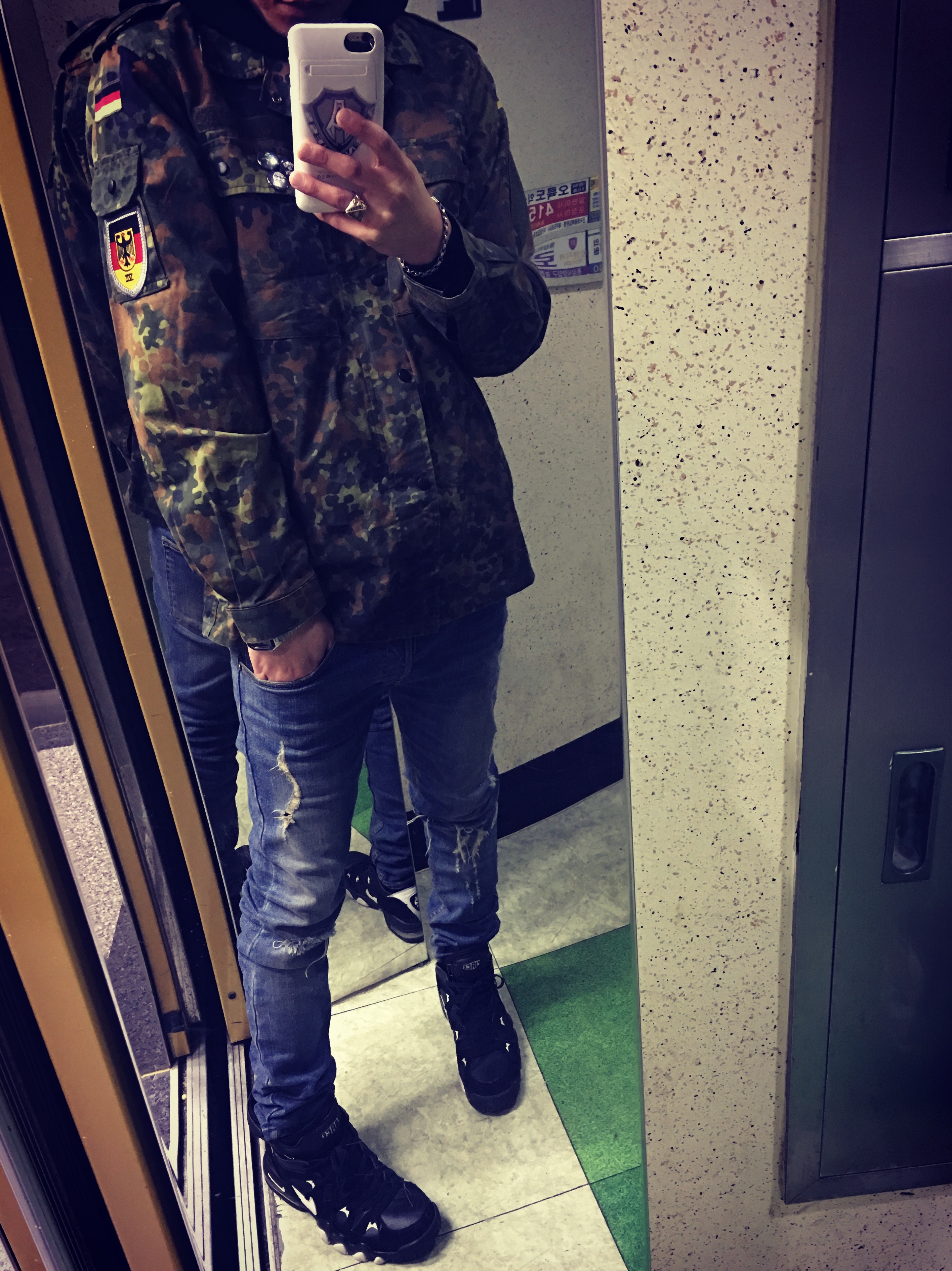 Nike Air 2 Strong Mid Black 착용 스타일