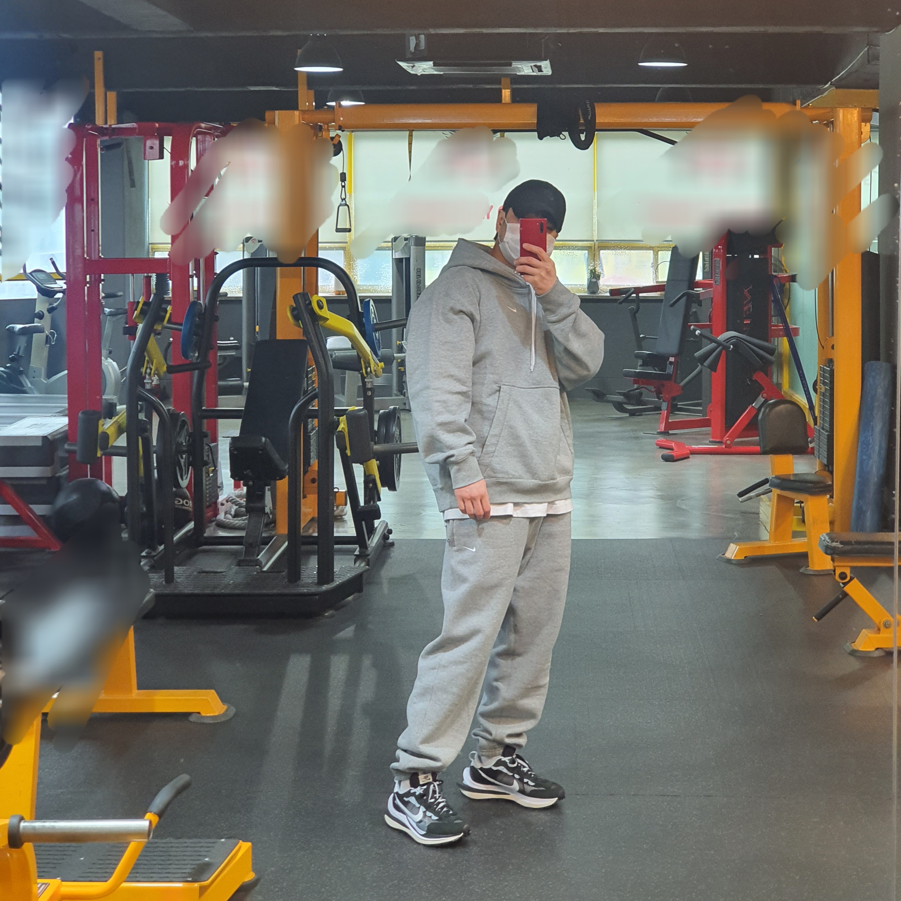 Nike x Sacai VaporWaffle Black White, Nike M NRG Hoodie Dark Grey Heather 착용 스타일