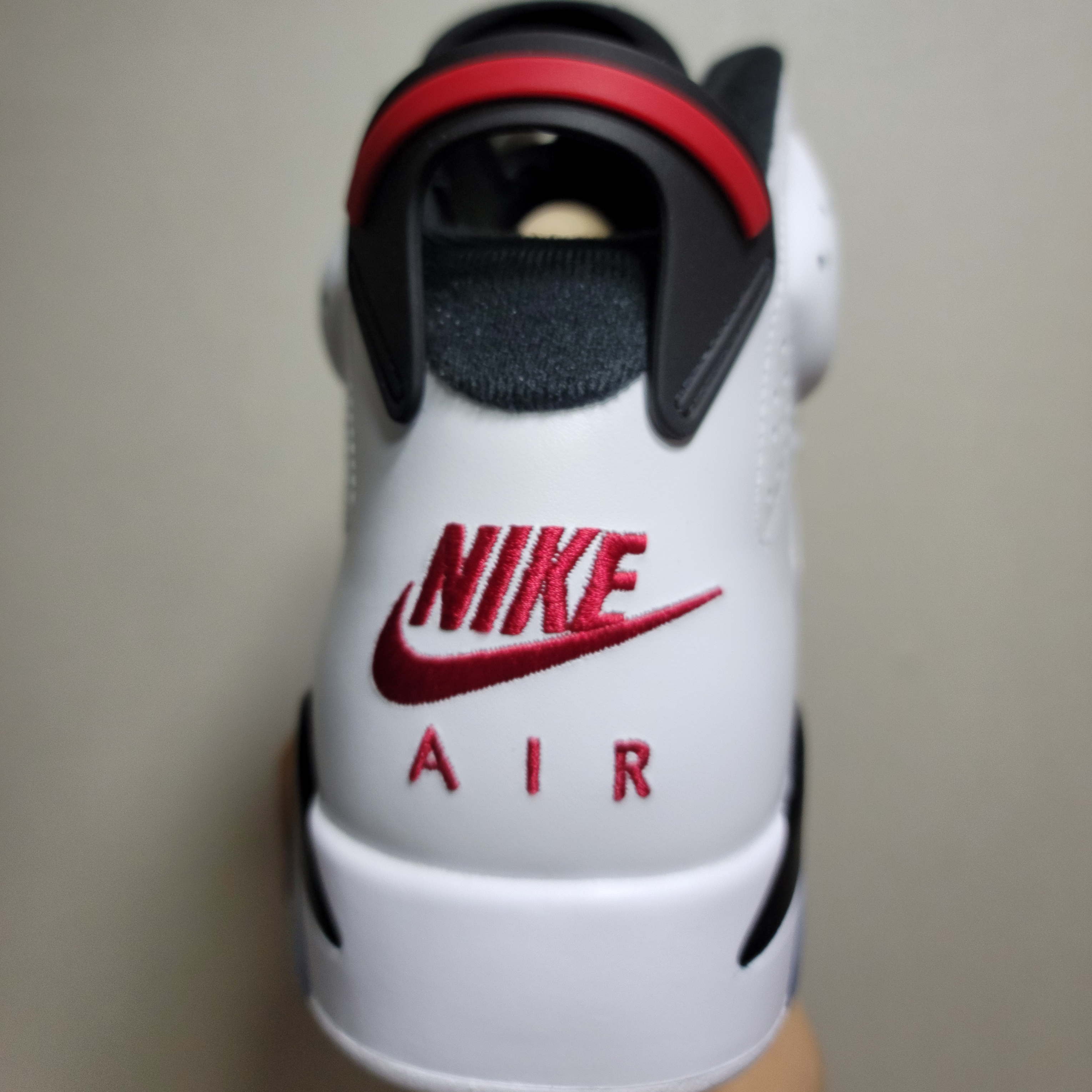 Jordan 6 Retro Carmine 2021 착용 스타일 - 2