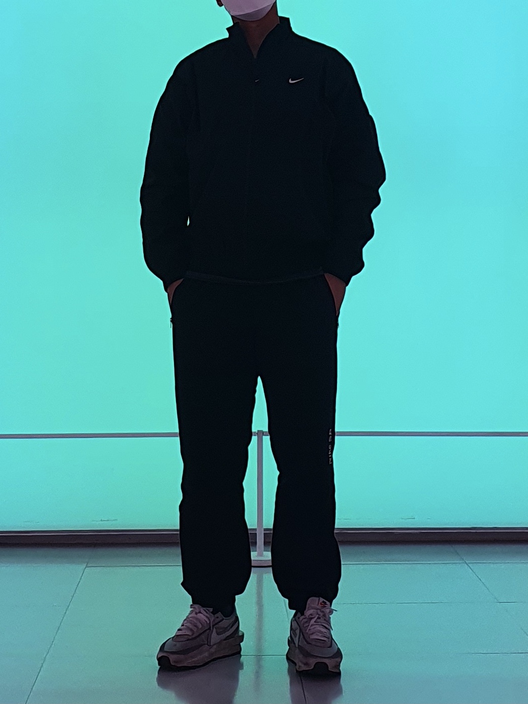 Nike M NRG Track Jacket Black, Nike x Sacai LDWaffle Summit White 착용 스타일