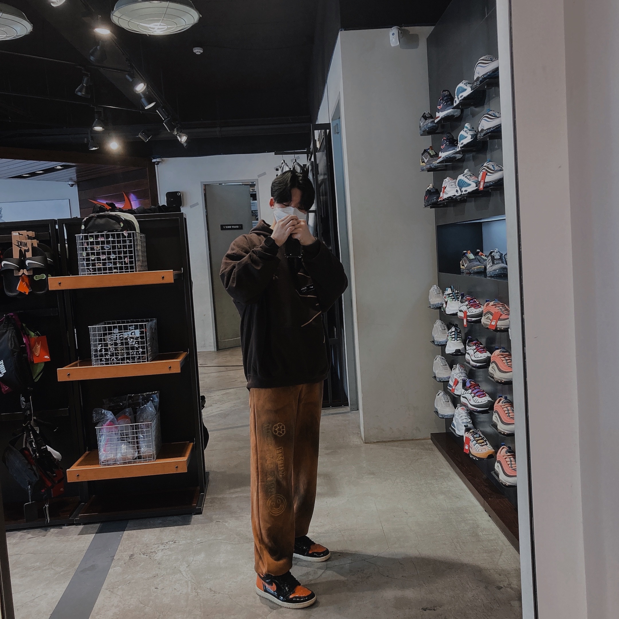 Jordan 1 Retro High Shattered Backboard 3.0 ์ฐฉ์ฉ ์คํ์ผ