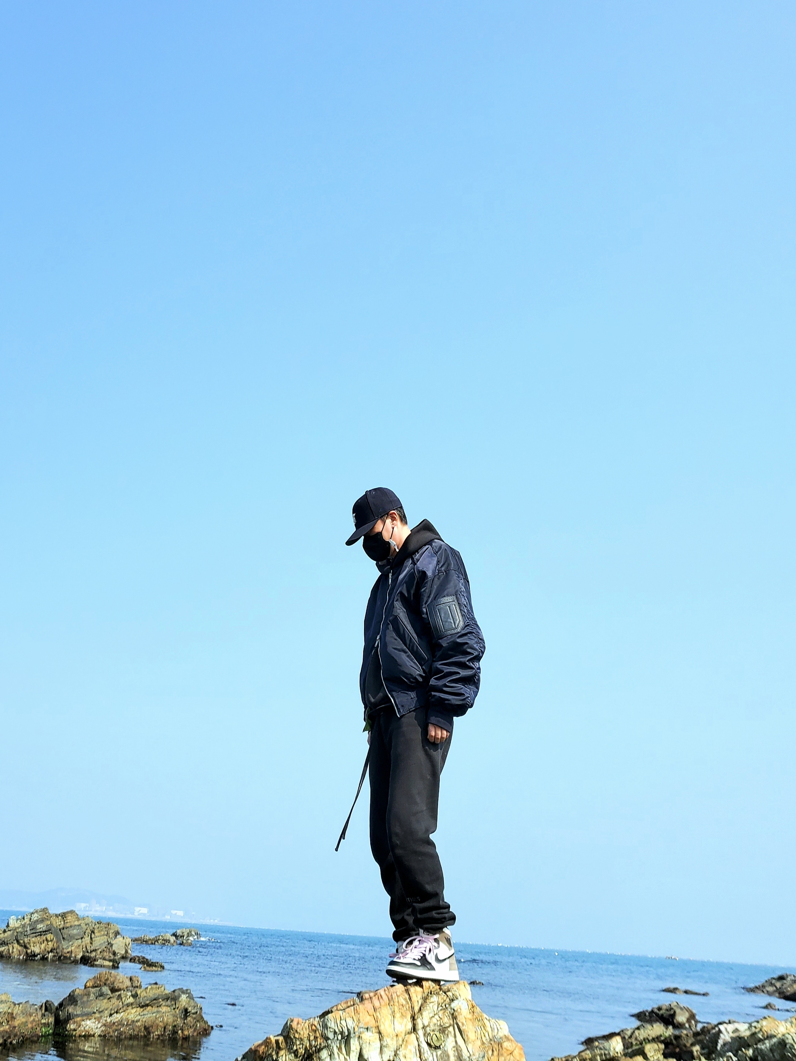 Essentials Sweatpants Dark Slate/Black 2020, Essentials 3D Silicon Applique Pullover Hoodie Dark Slate/Black 2020 착용 스타일