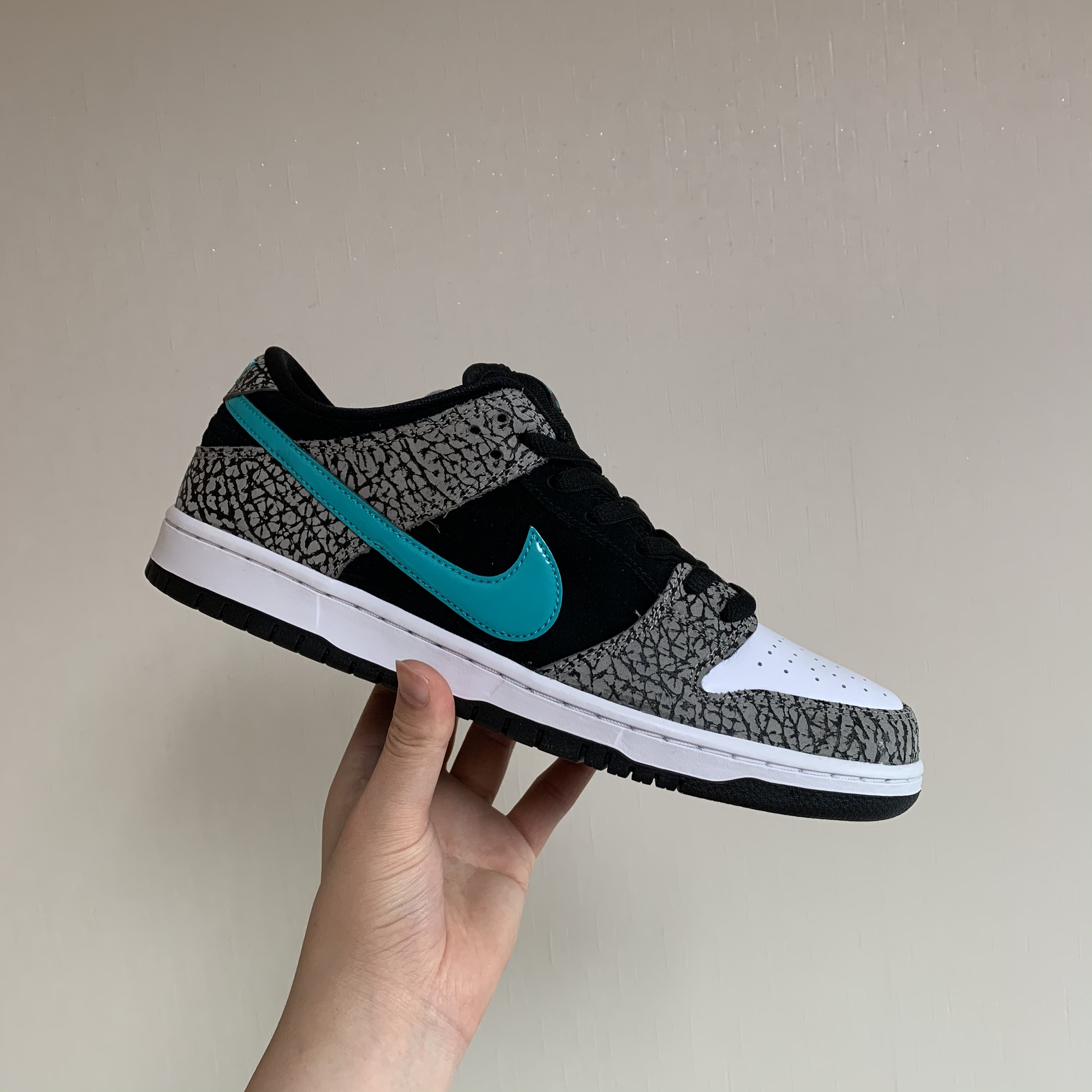 Nike SB Dunk Low Pro Clear Jade 착용 스타일