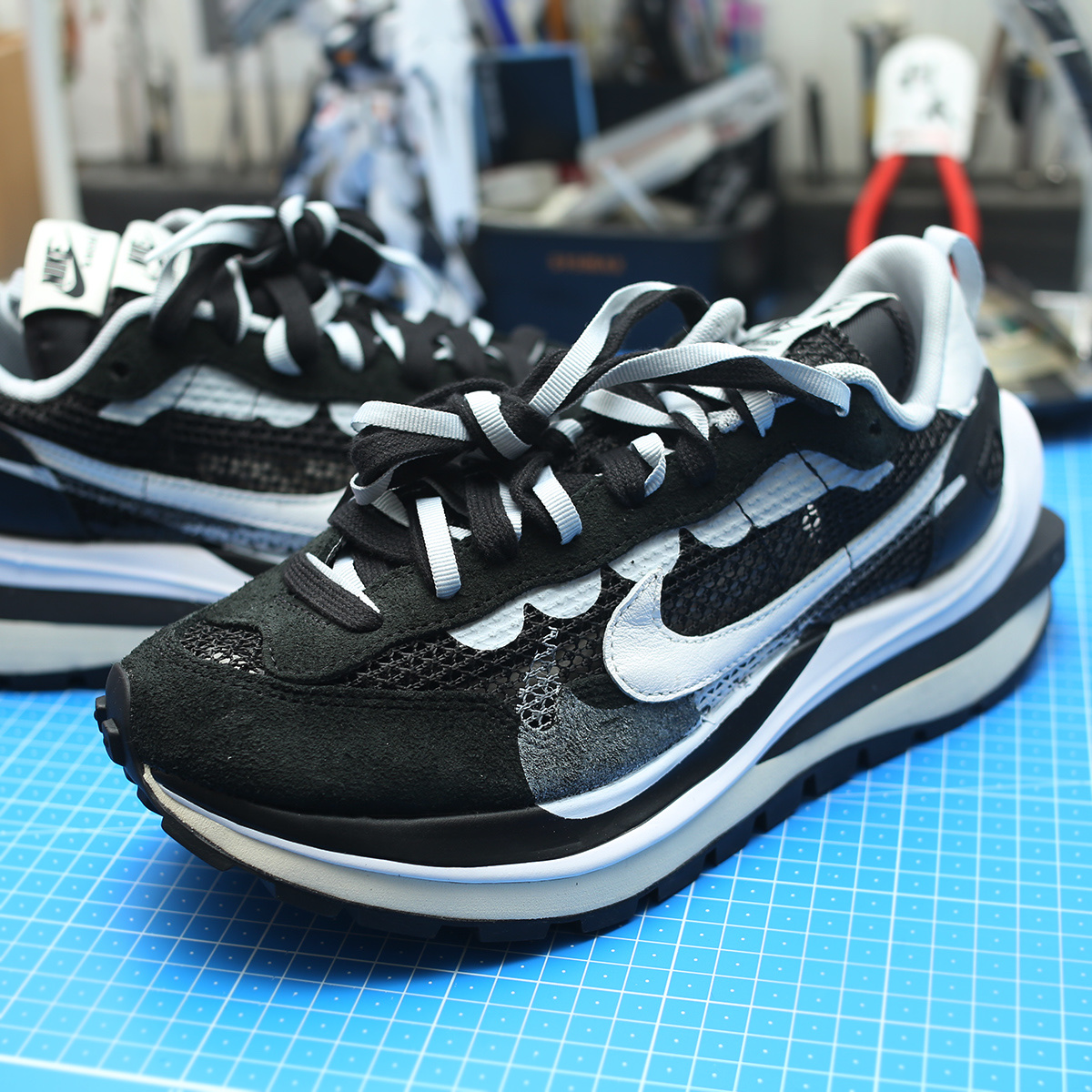 Nike x Sacai VaporWaffle Black White 착용 스타일 - 3