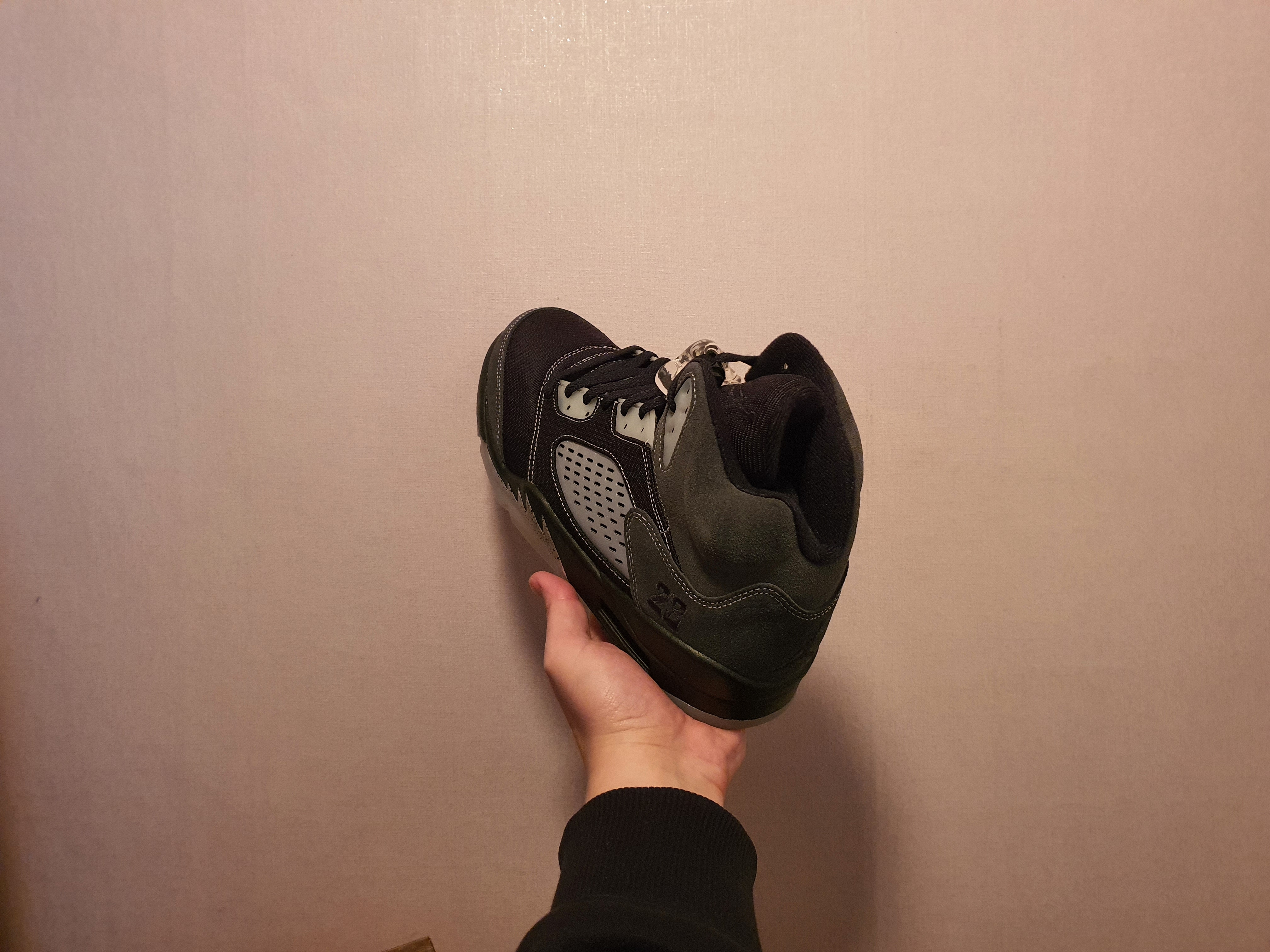 Jordan 5 Retro Anthracite 착용 스타일 - 2