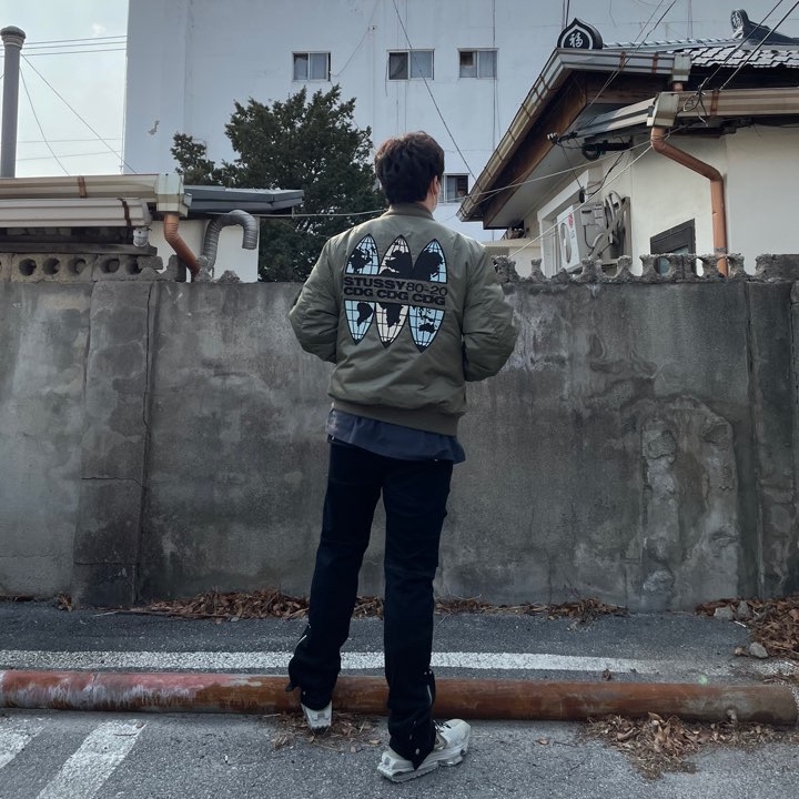 Stussy x CDG MA-1 Jacket Olive, Nike x Matthew M Williams Zoom 004 Stone 착용 스타일
