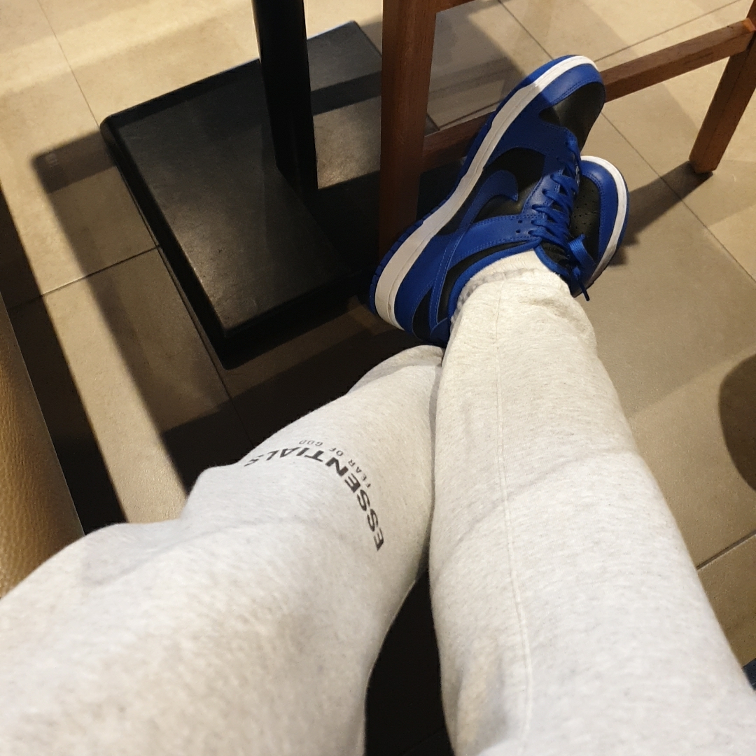Nike Dunk Low Retro Hyper Cobalt 착용 스타일